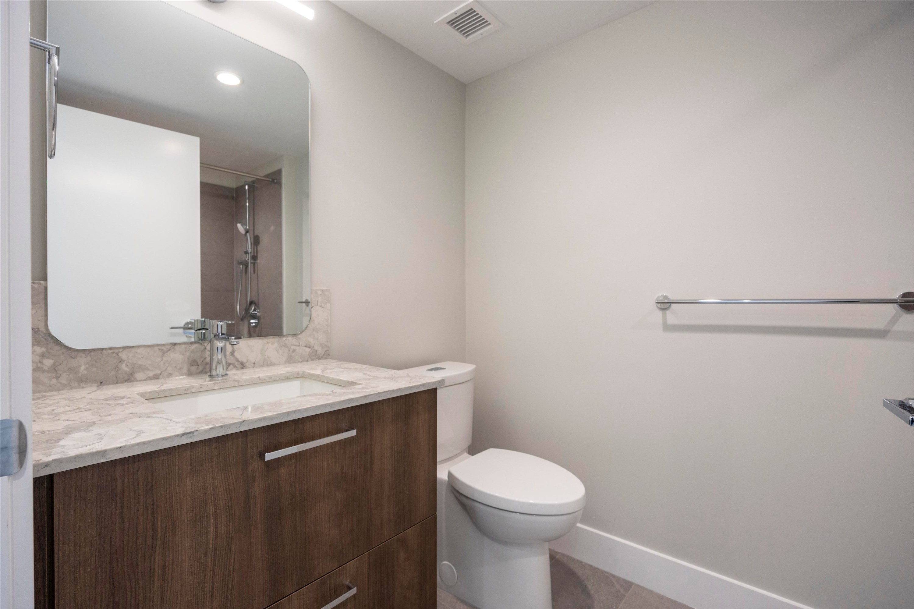 102-2322 Emery Court, North Vancouver, BC