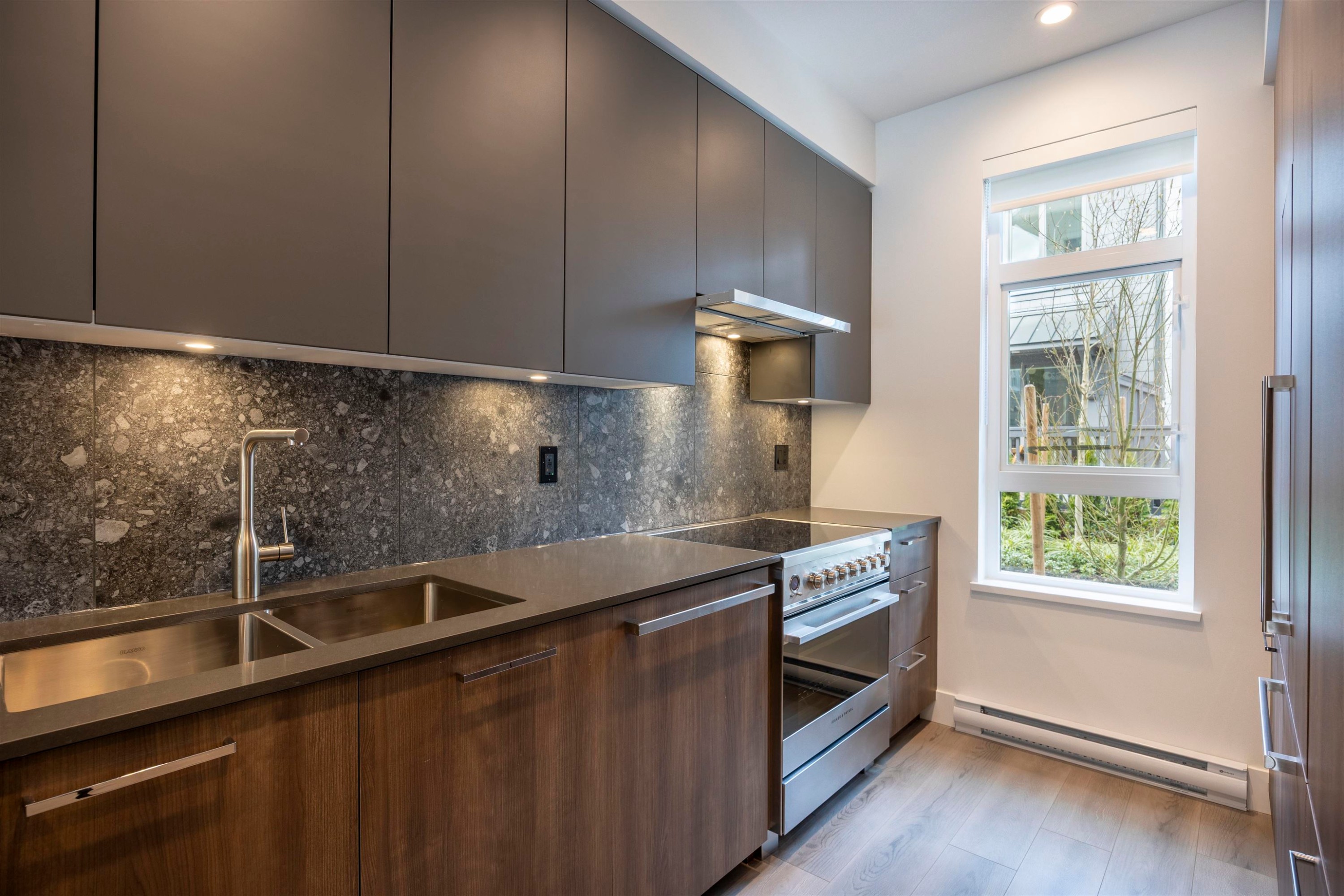 102-2322 Emery Court, North Vancouver, BC