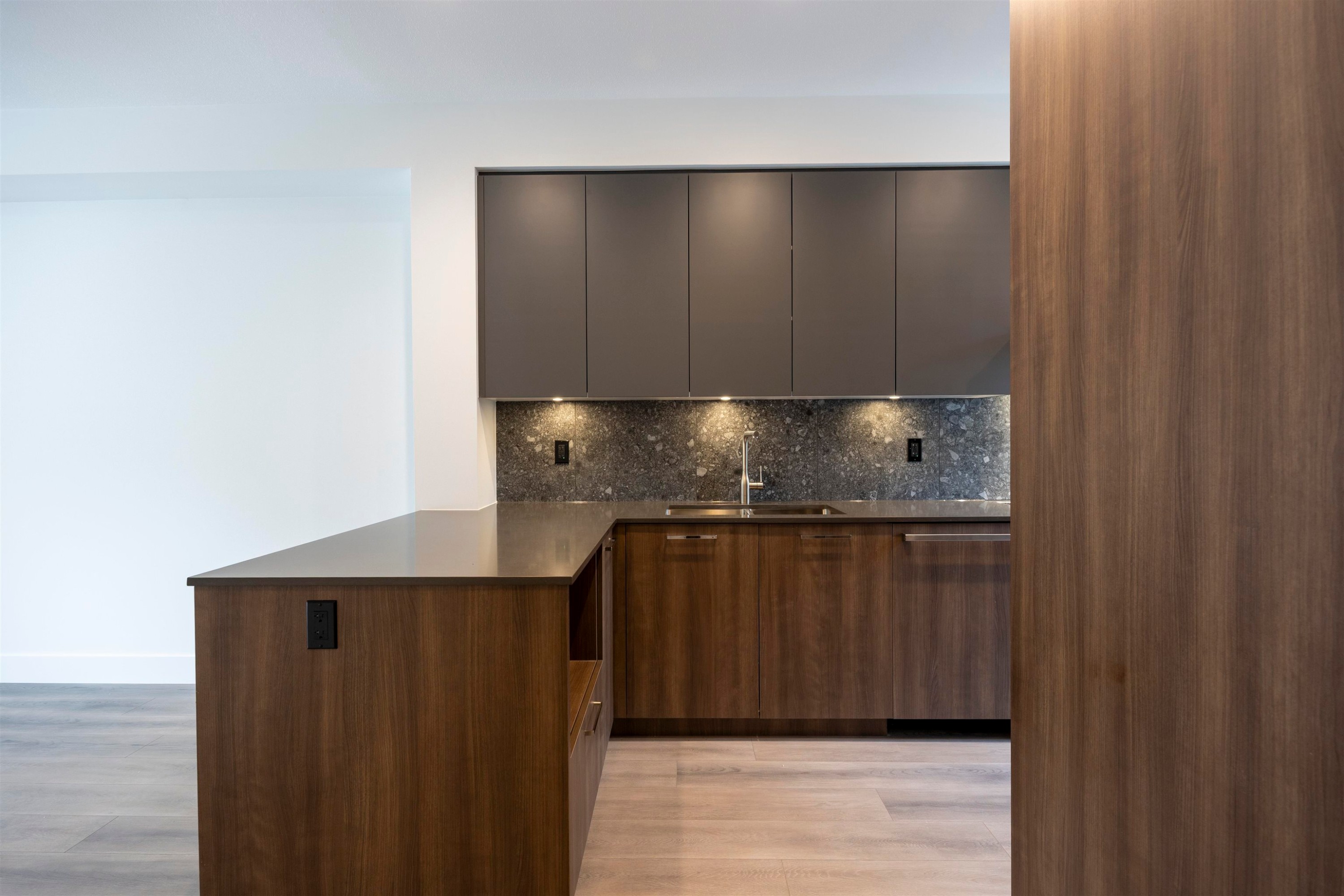 102-2322 Emery Court, North Vancouver, BC