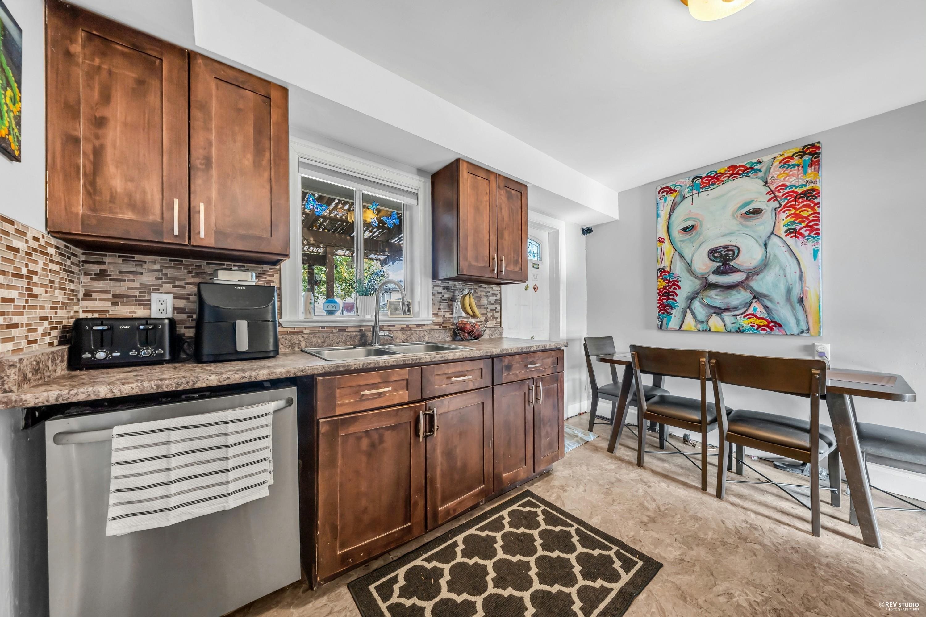 735 Lea Avenue, Coquitlam, BC