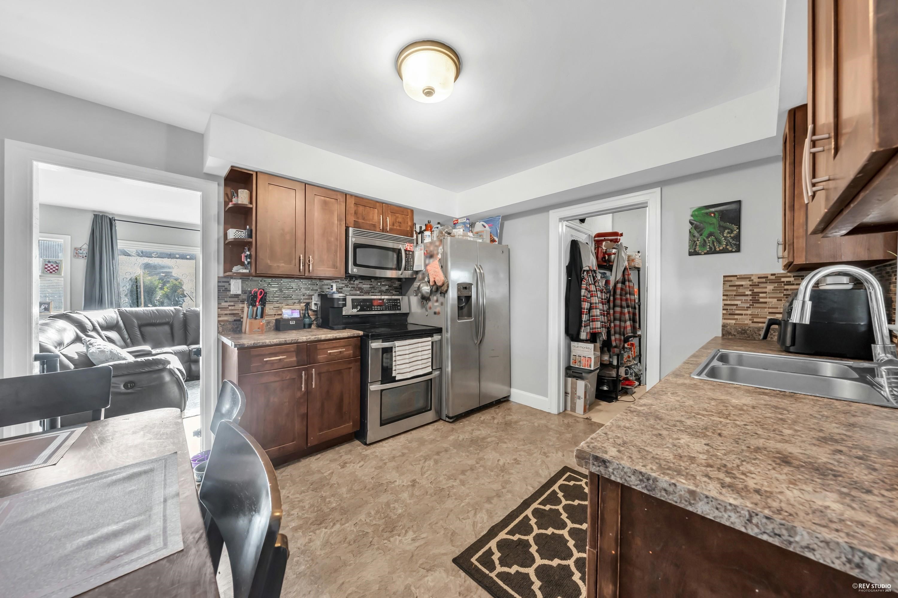 735 Lea Avenue, Coquitlam, BC