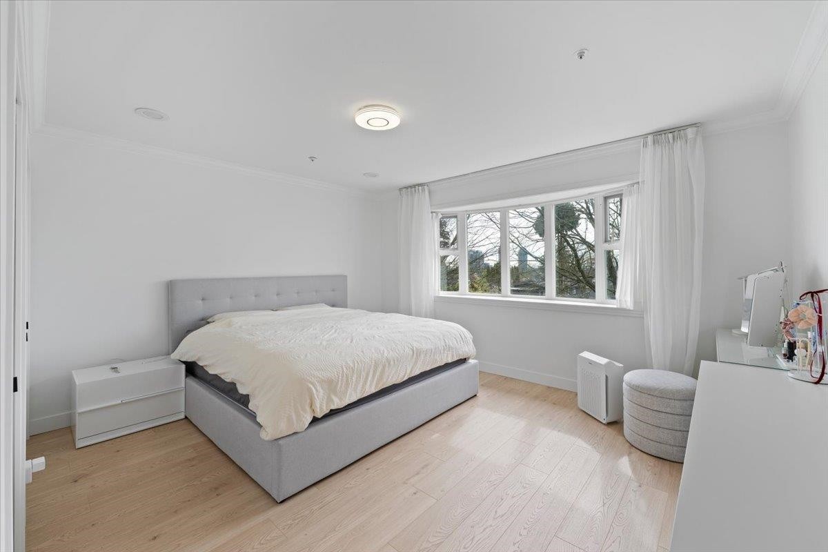 817 60Th Avenue W, Vancouver, BC