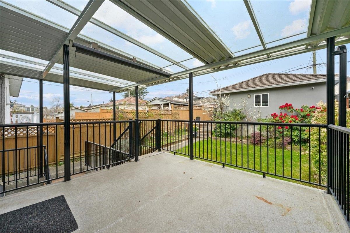 817 60Th Avenue W, Vancouver, BC