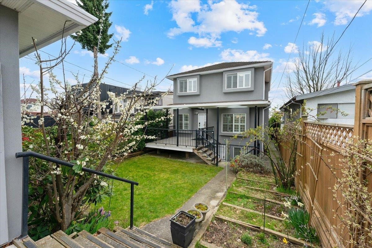 817 60Th Avenue W, Vancouver, BC