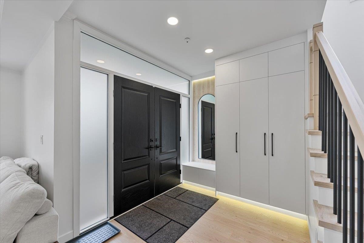 817 60Th Avenue W, Vancouver, BC