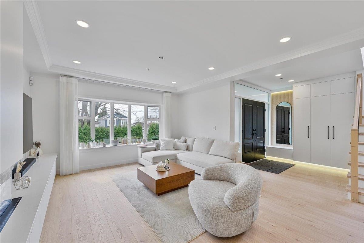 817 60Th Avenue W, Vancouver, BC