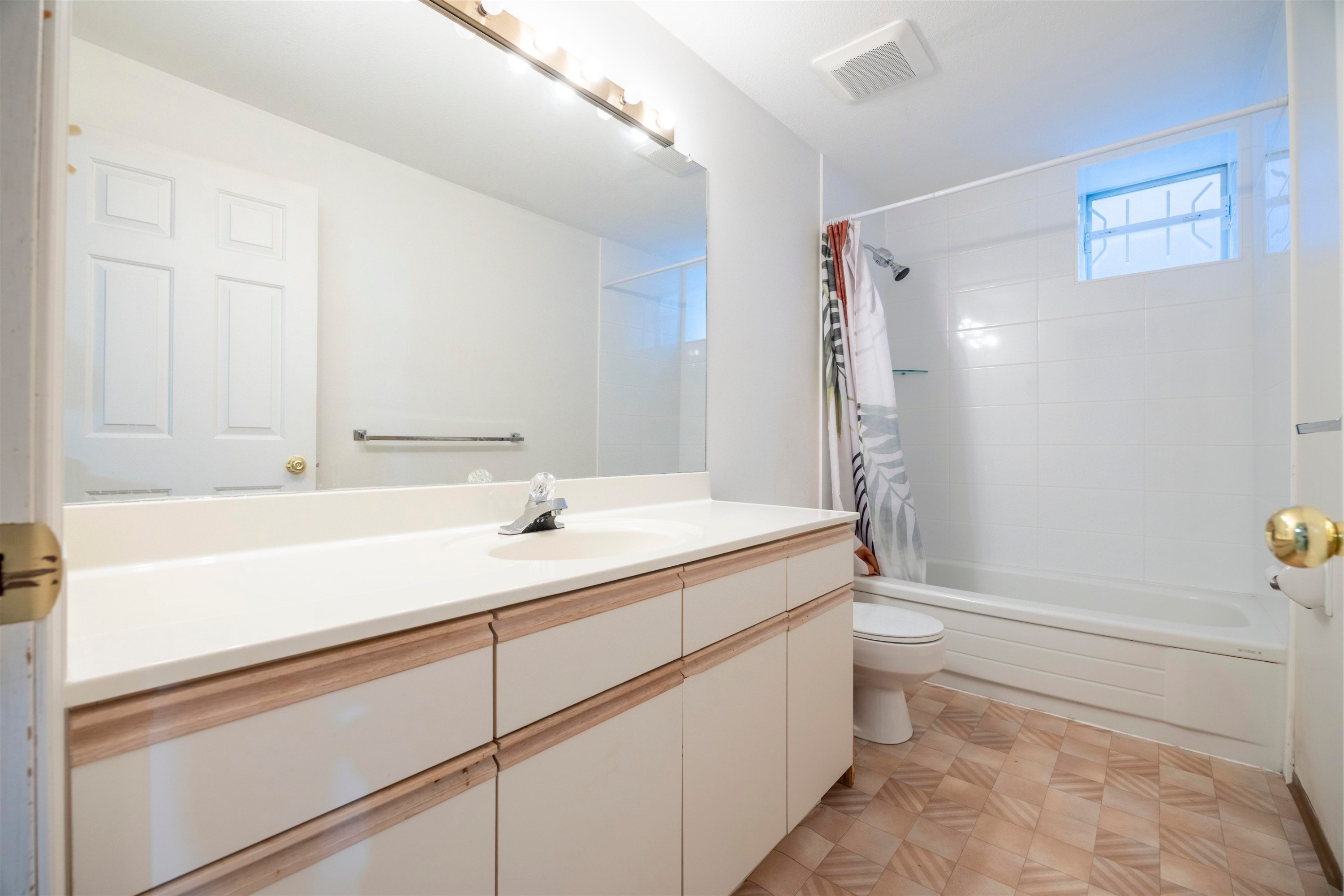 2063 47Th Avenue W, Vancouver, BC