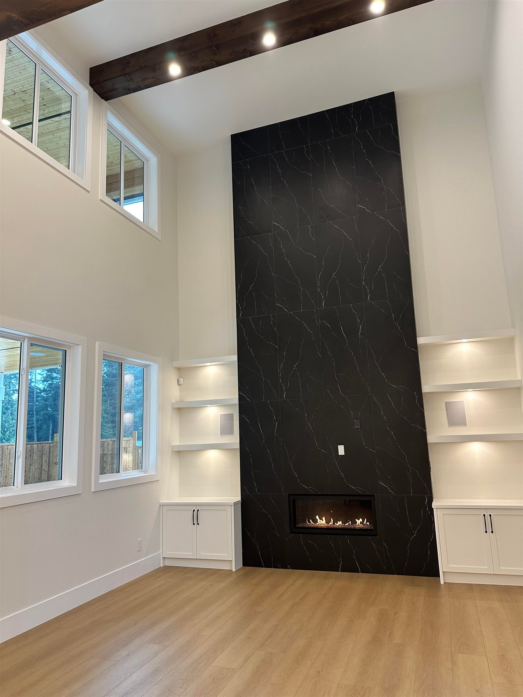 1236 Castle Road, Gibsons, BC - Indoor Photo Showing Other Room With Fireplace