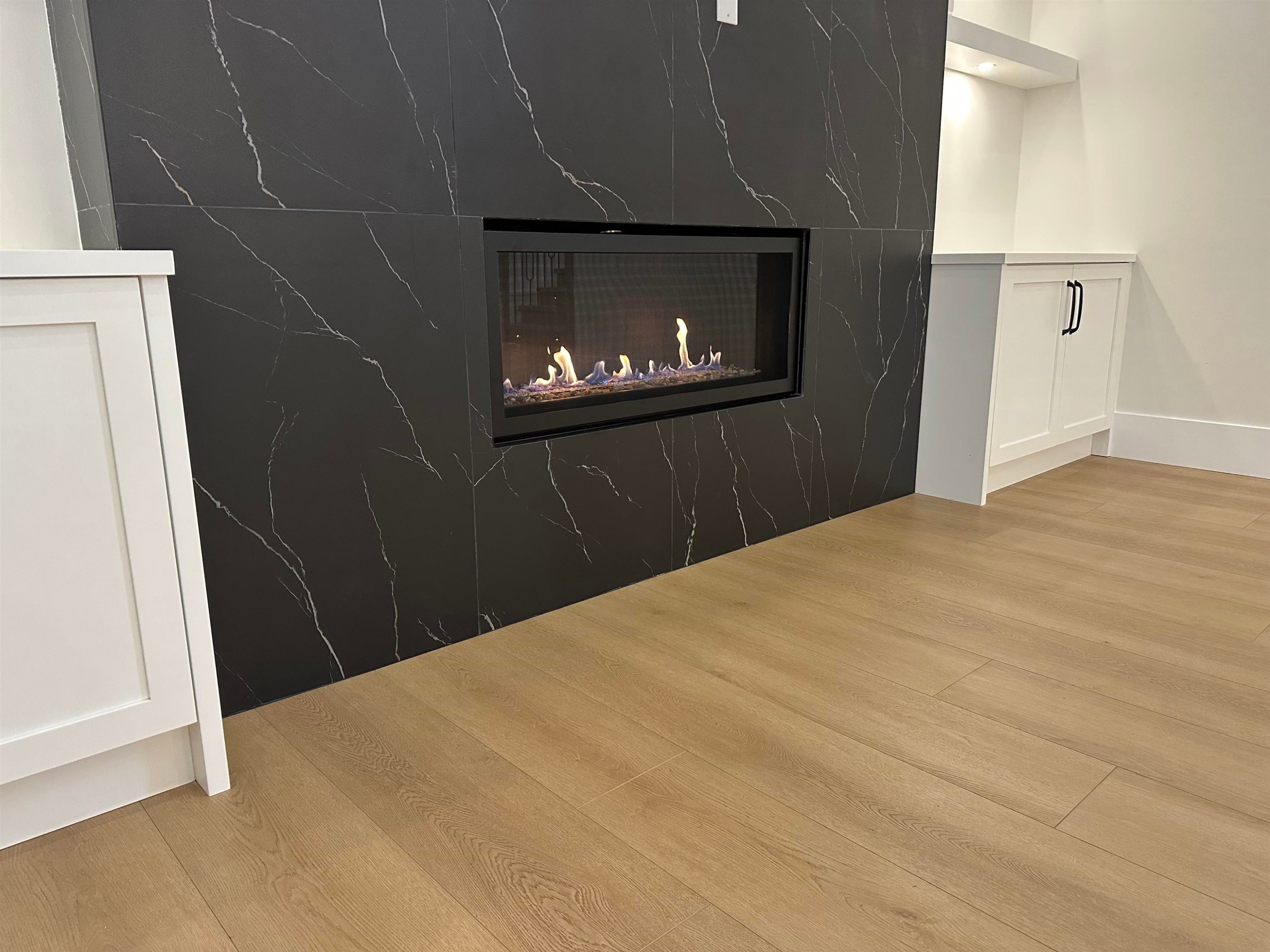1236 Castle Road, Gibsons, BC - Indoor Photo Showing Other Room With Fireplace