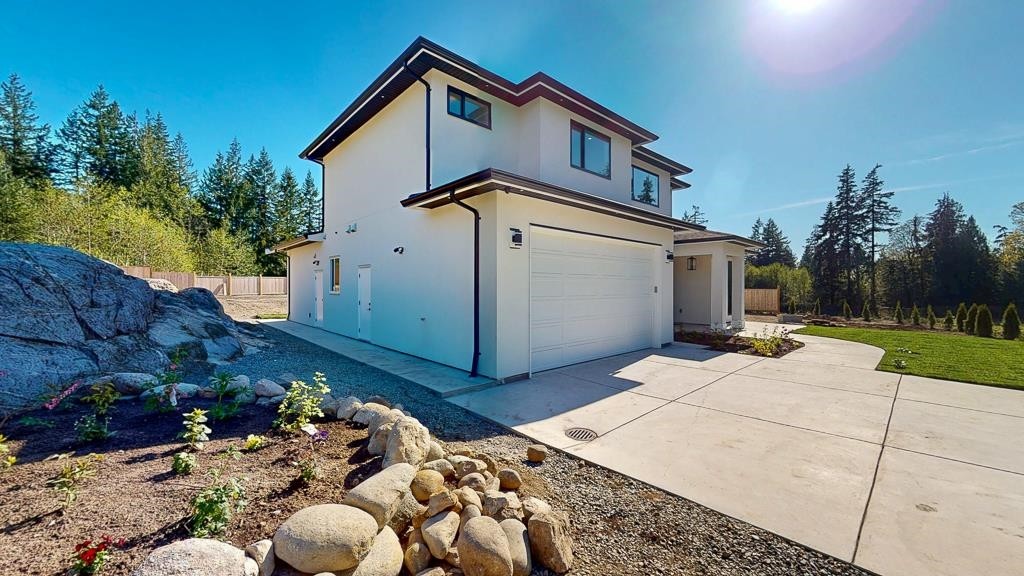 1236 Castle Road, Gibsons, BC - Outdoor