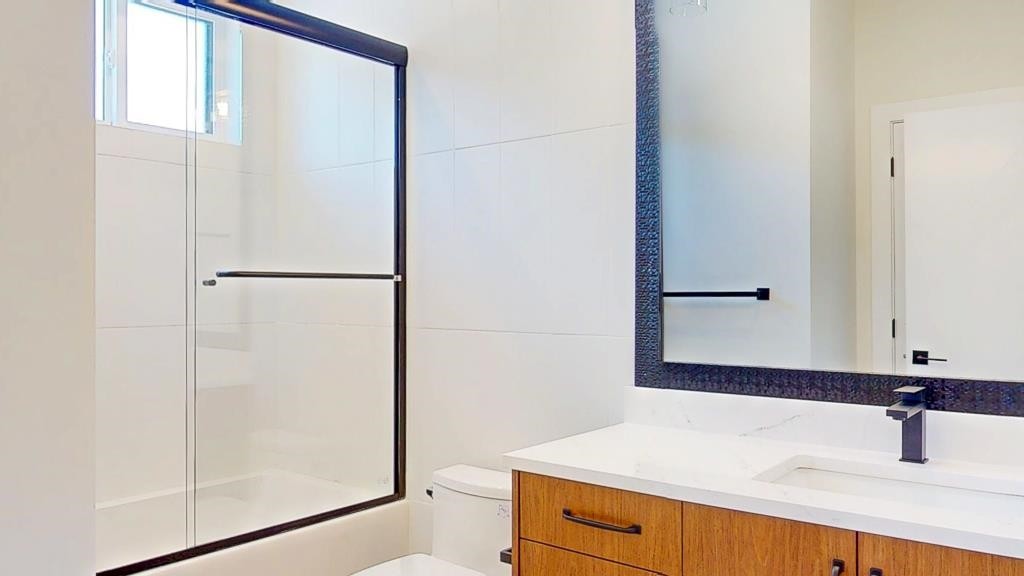 1236 Castle Road, Gibsons, BC - Indoor Photo Showing Bathroom