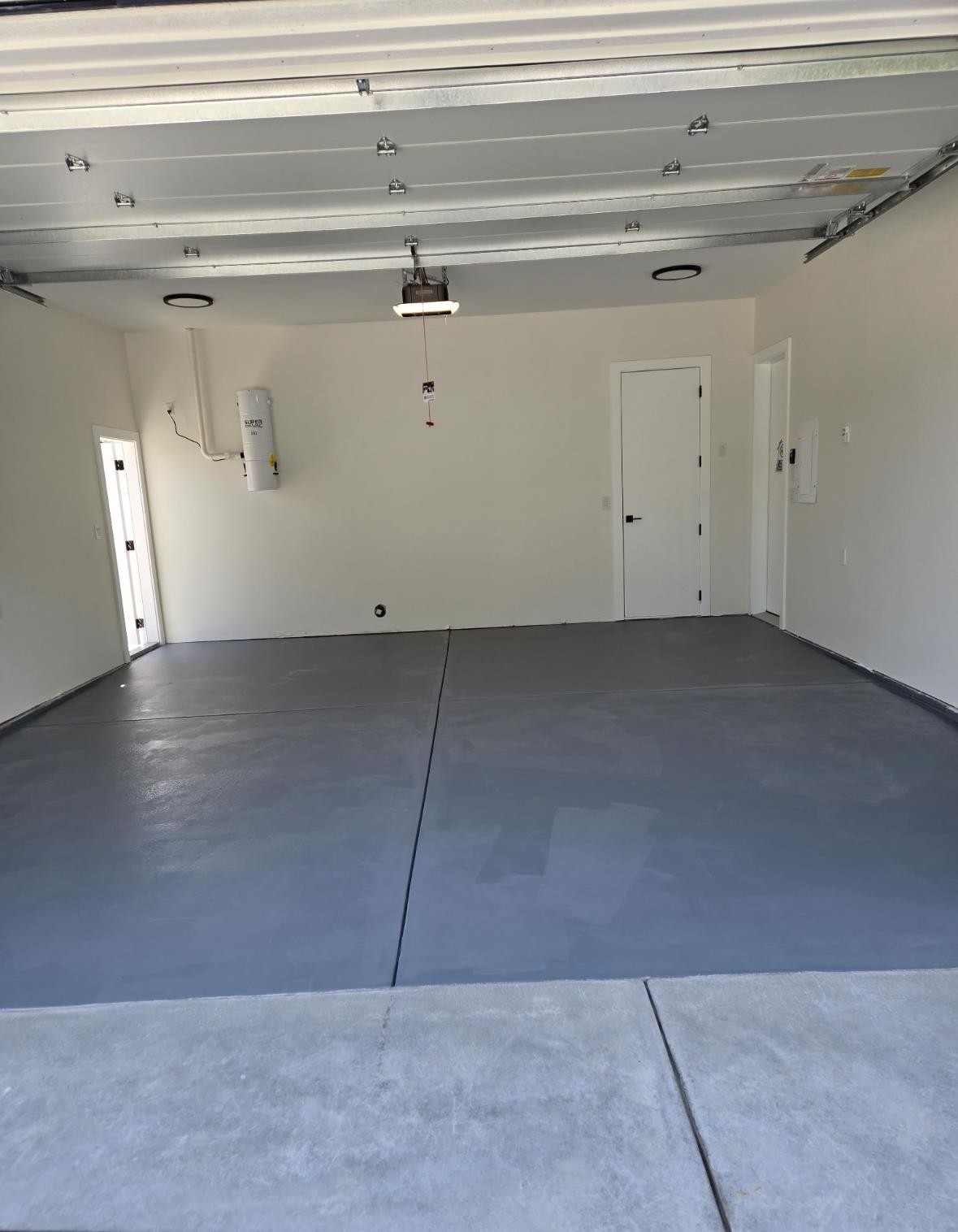 1236 Castle Road, Gibsons, BC - Indoor Photo Showing Garage