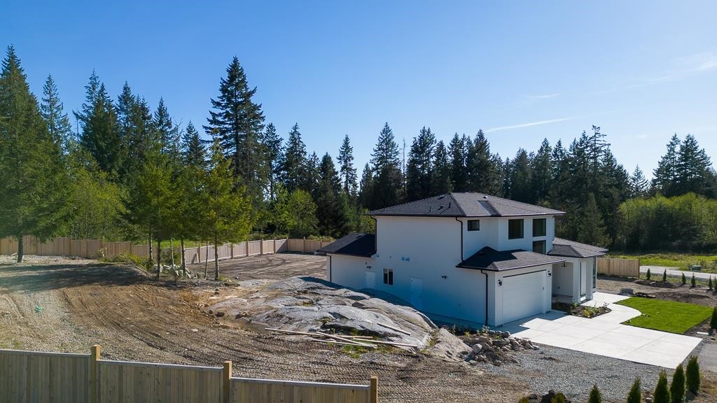 1236 Castle Road, Gibsons, BC - Outdoor