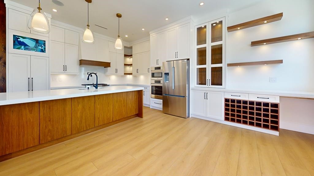 1236 Castle Road, Gibsons, BC - Indoor Photo Showing Kitchen With Upgraded Kitchen