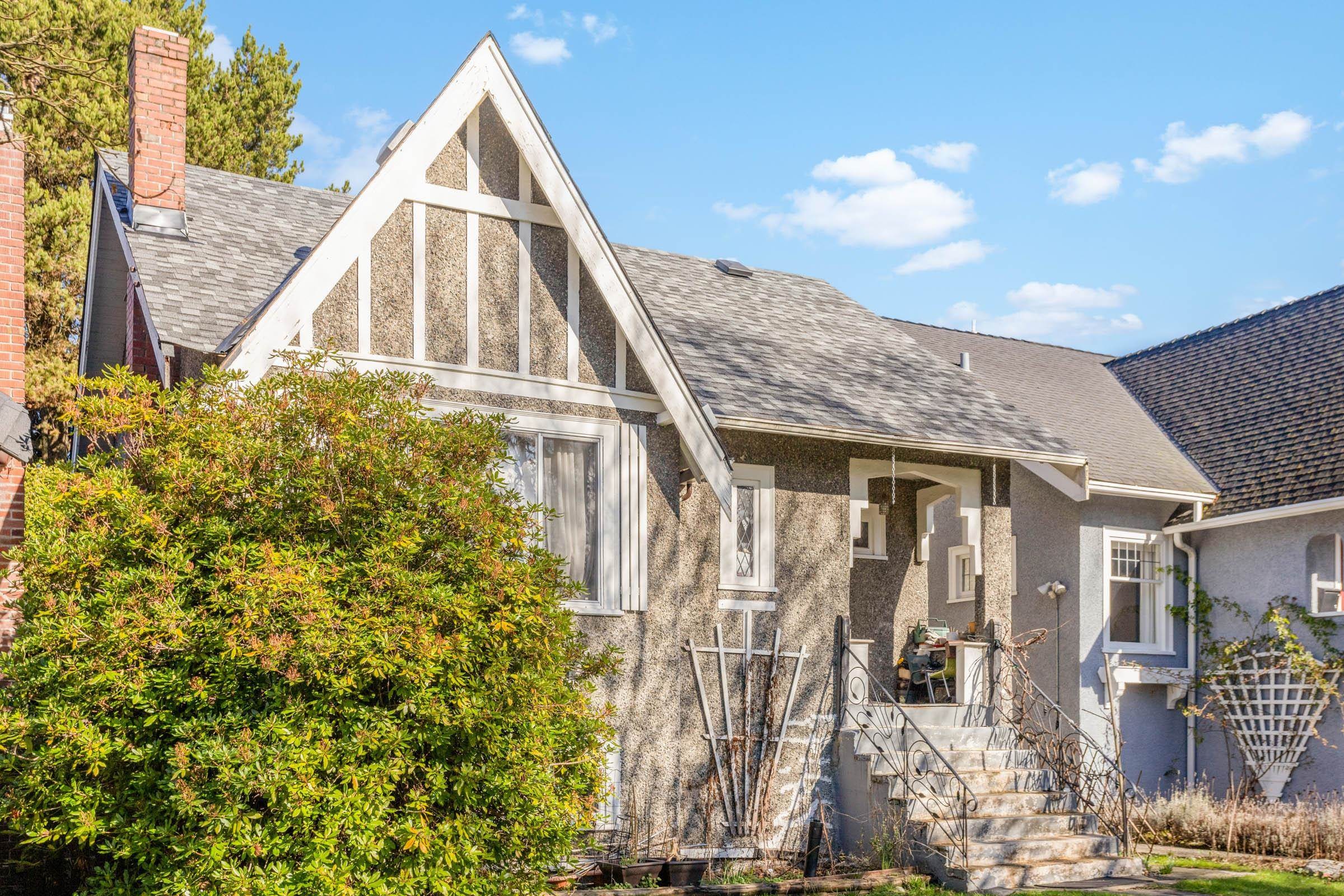 2861 15Th Avenue W, Vancouver, BC