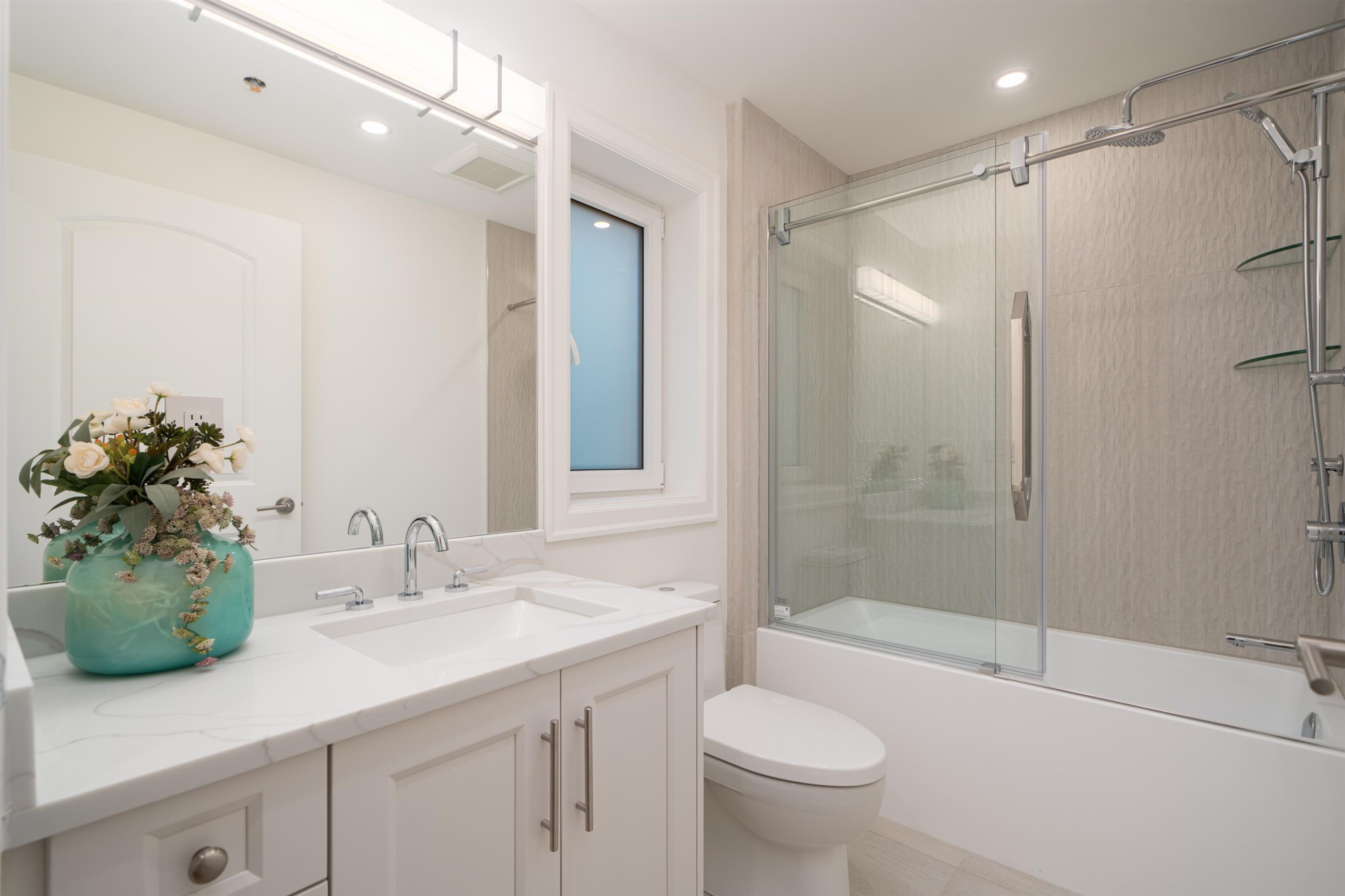 2523 8Th Avenue W, Vancouver, BC