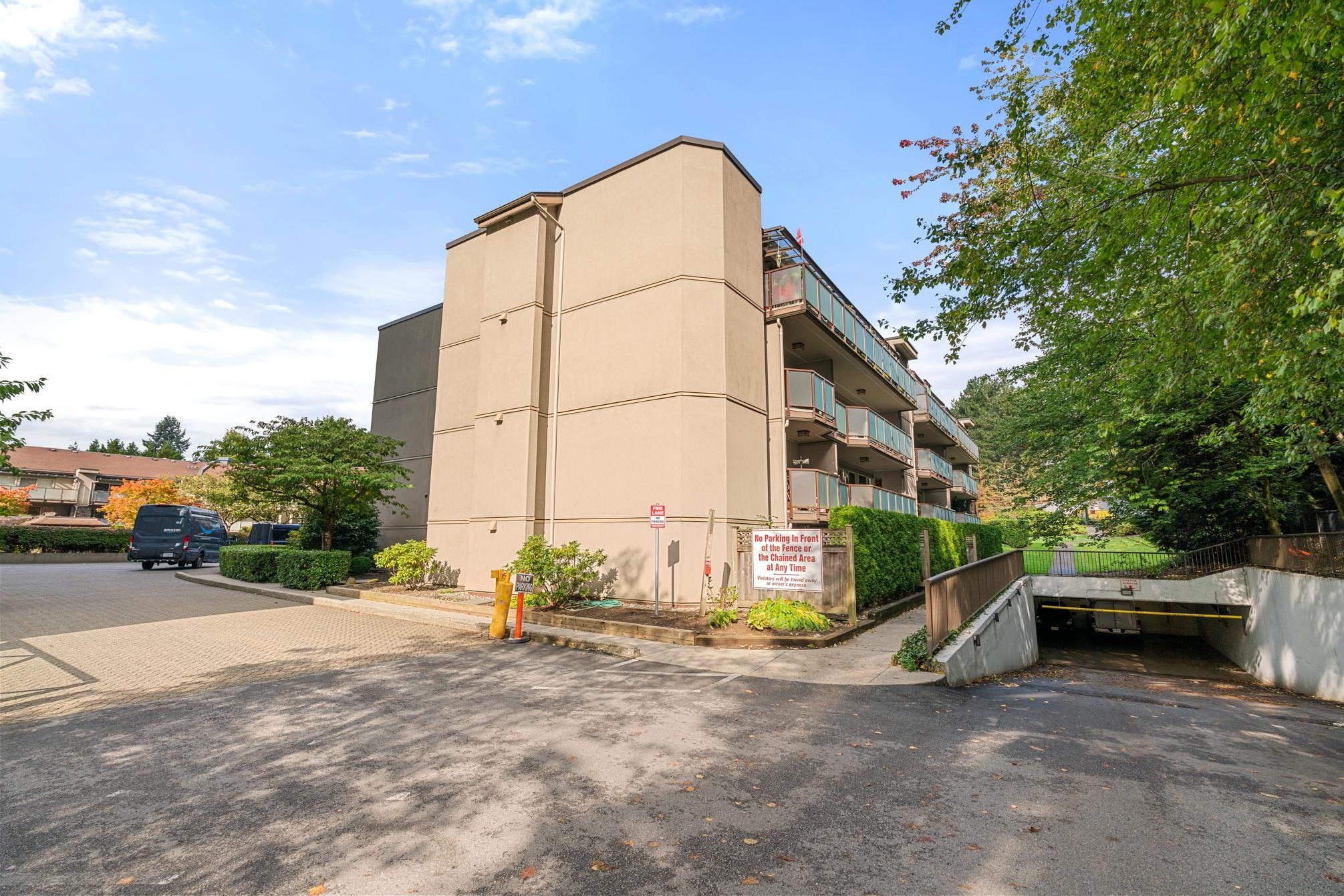 215-4373 Halifax Street, Burnaby, BC
