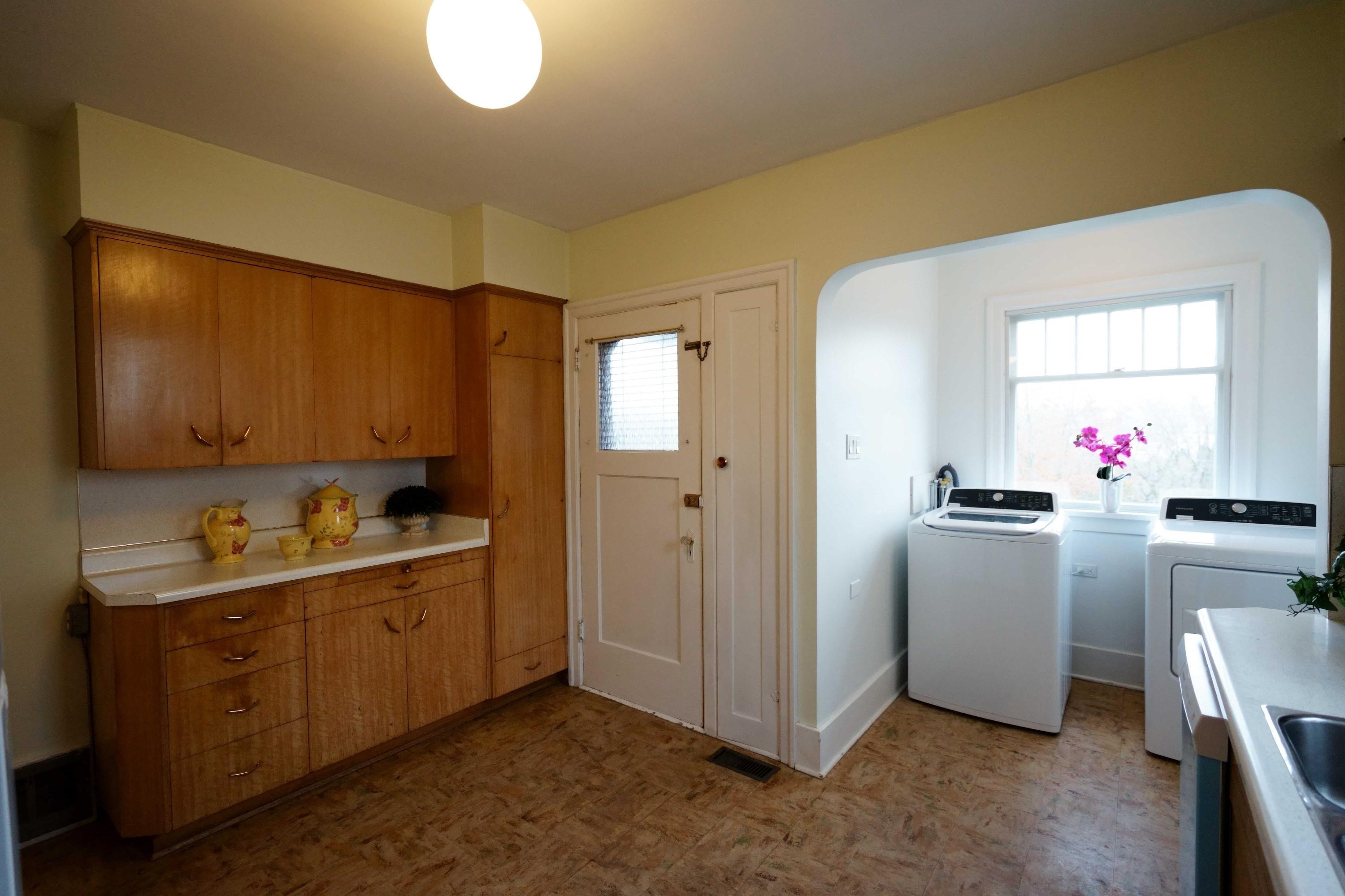 3945 10Th Avenue W, Vancouver, BC