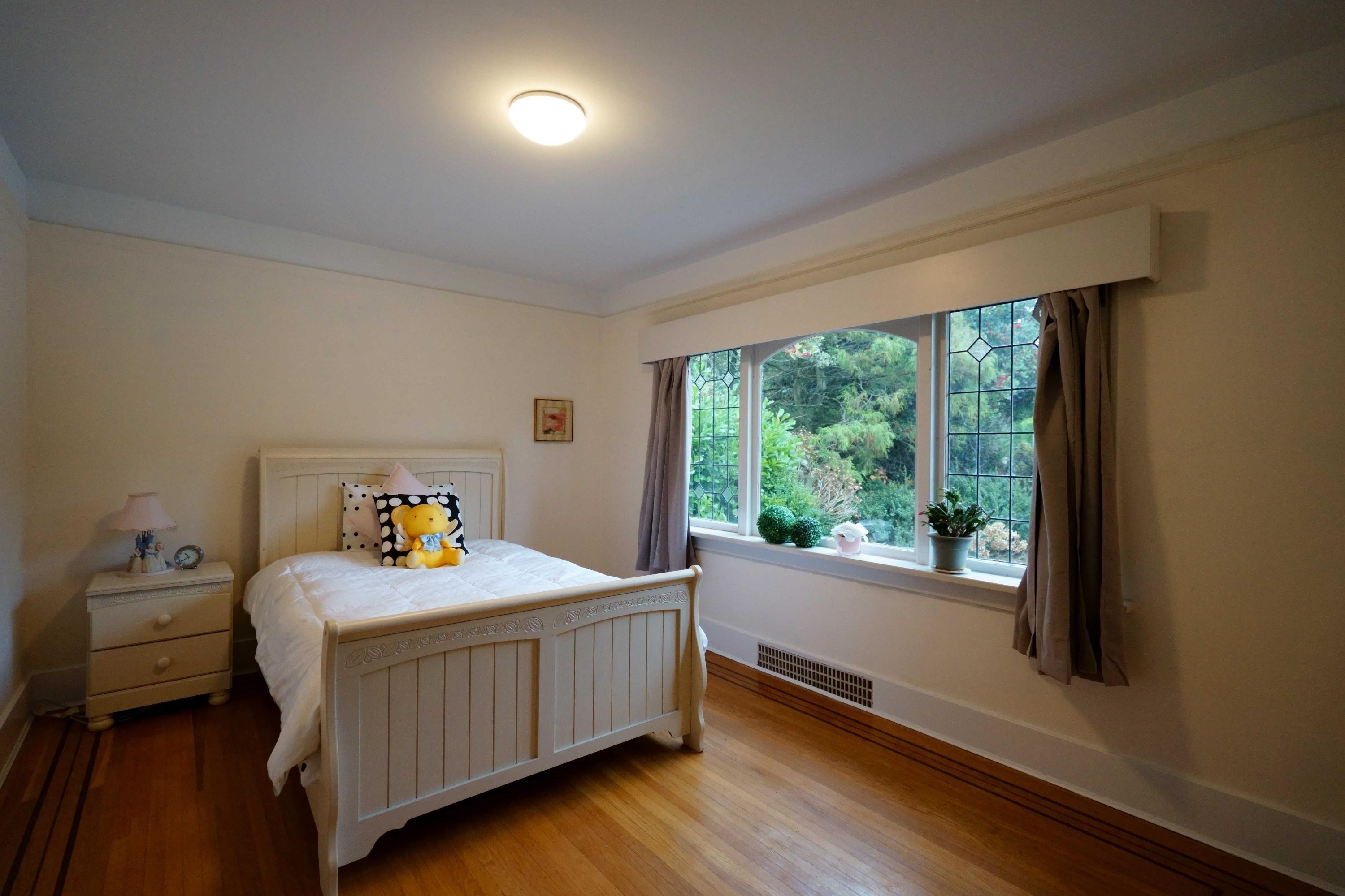 3945 10Th Avenue W, Vancouver, BC