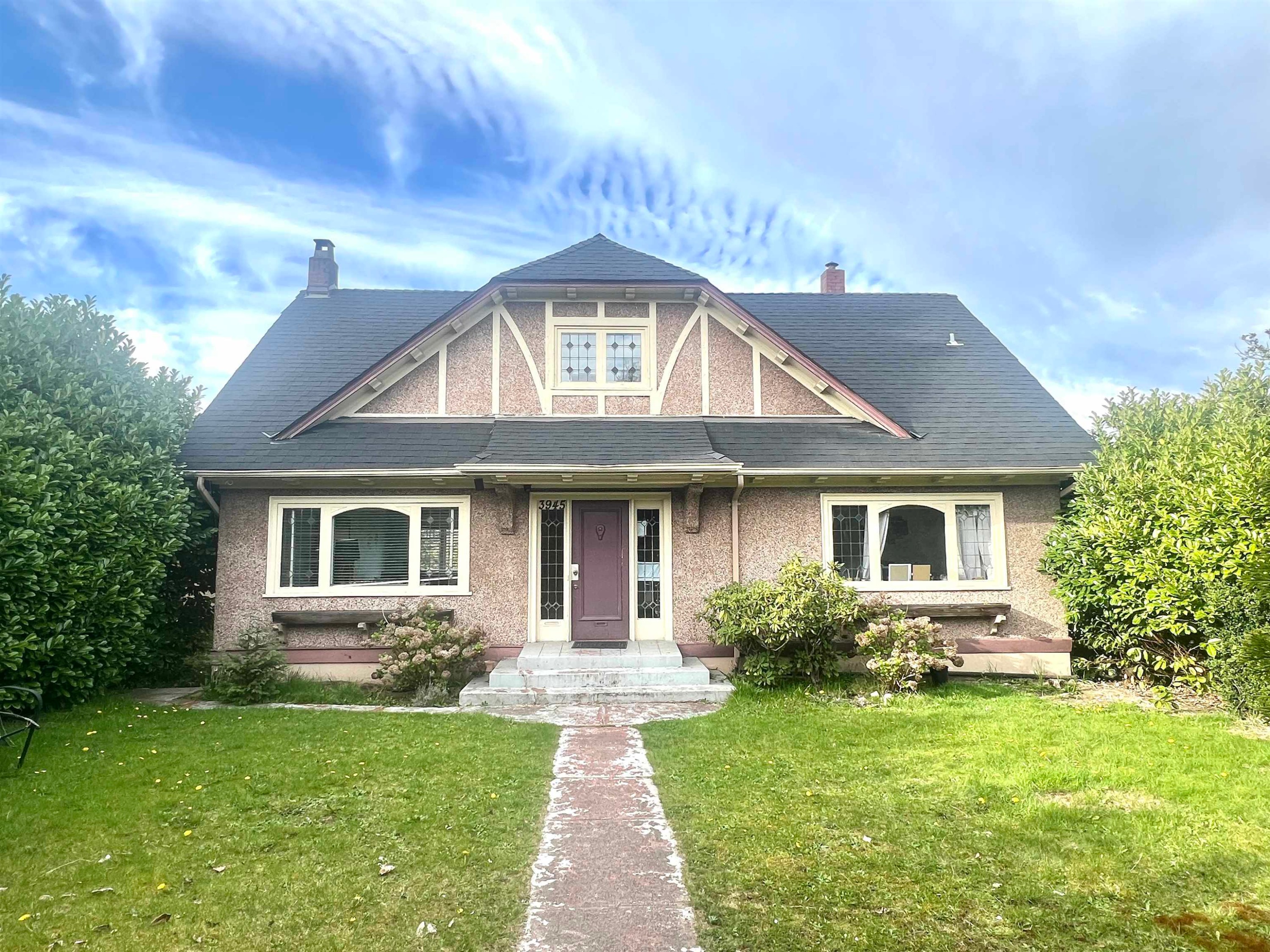 3945 10Th Avenue W, Vancouver, BC
