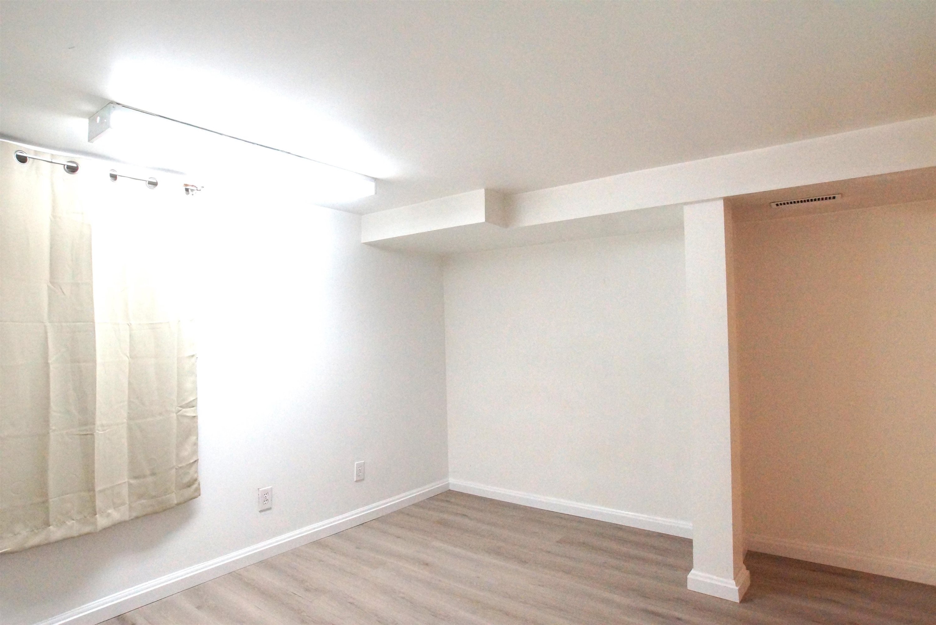 3945 10Th Avenue W, Vancouver, BC