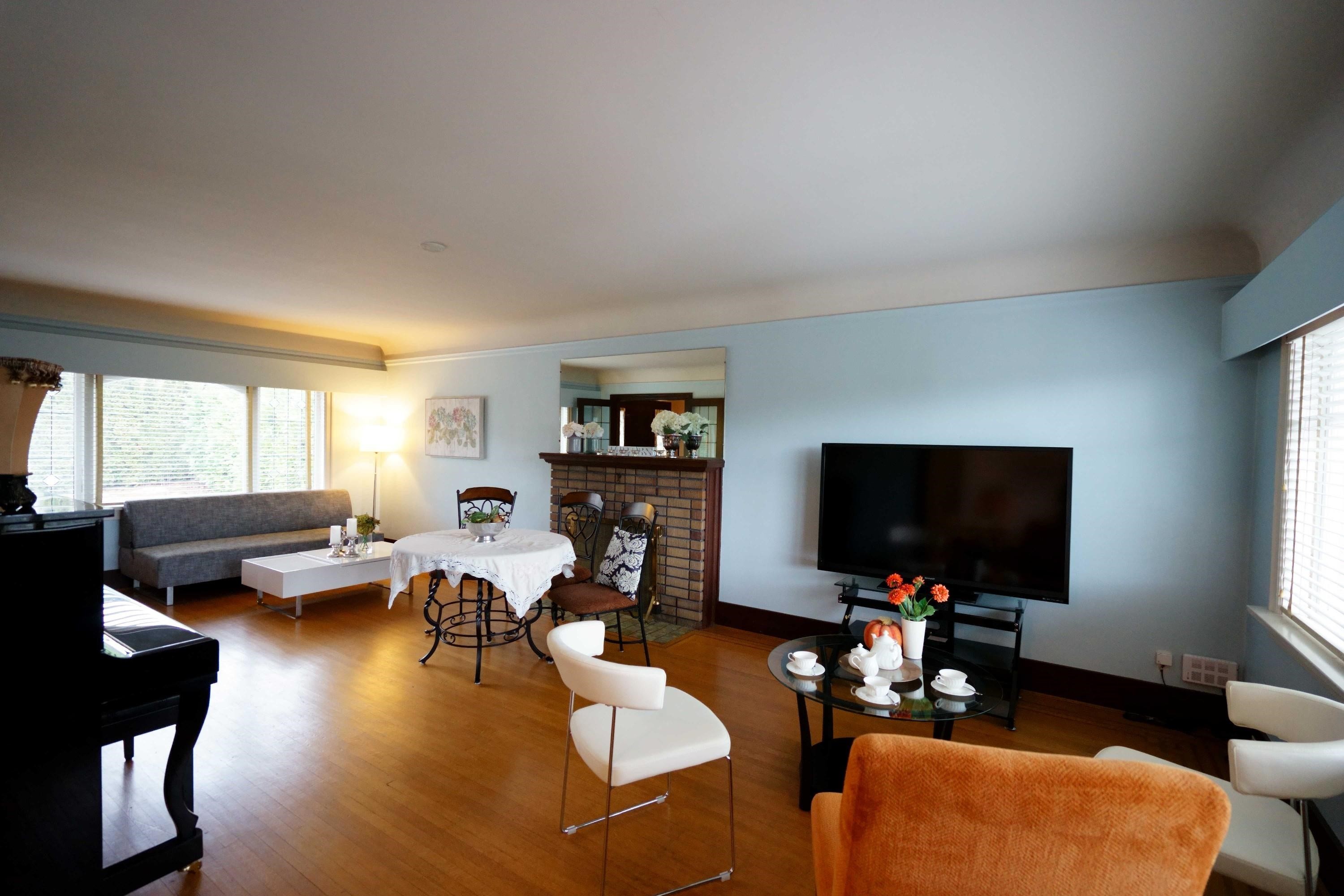 3945 10Th Avenue W, Vancouver, BC