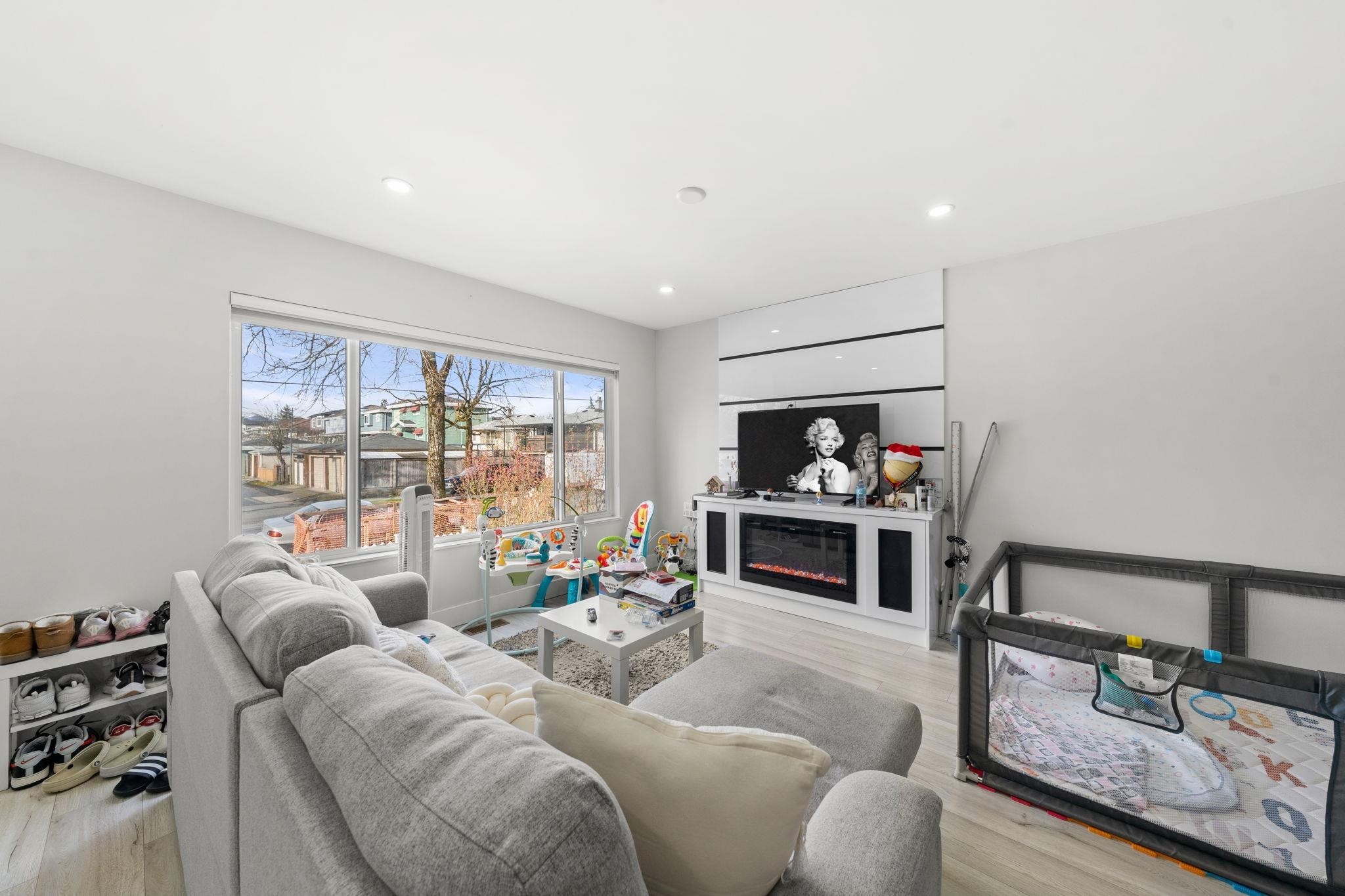 2506 45Th Avenue E, Vancouver, BC