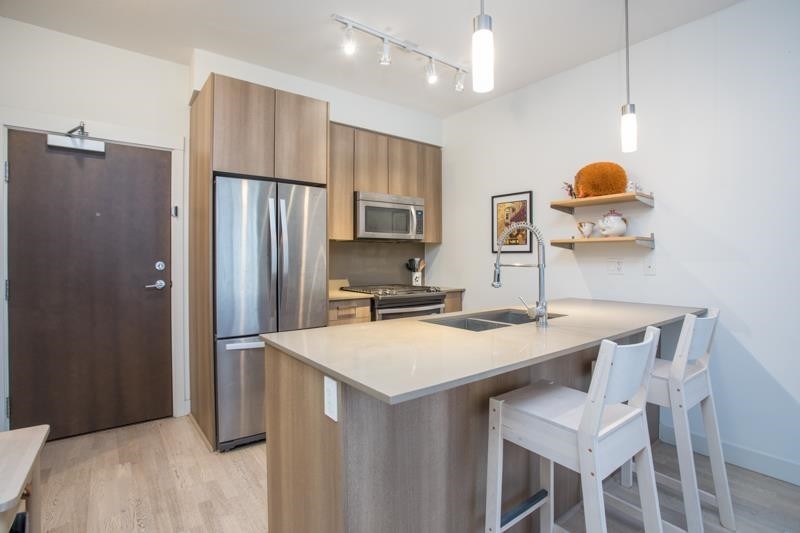 417-7058 14Th Avenue, Burnaby, BC