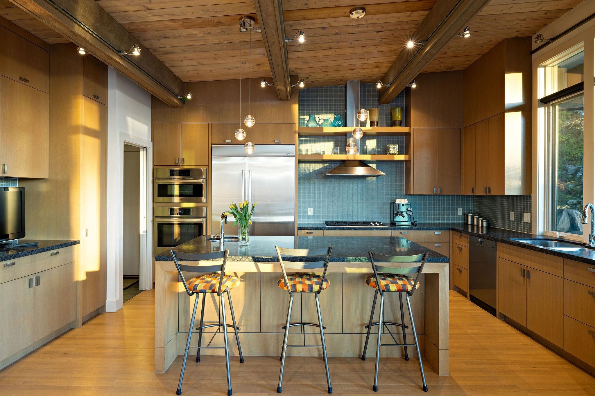 6235 Overstone Drive, West Vancouver, BC