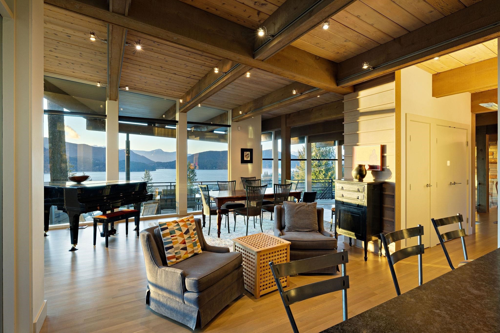 6235 Overstone Drive, West Vancouver, BC