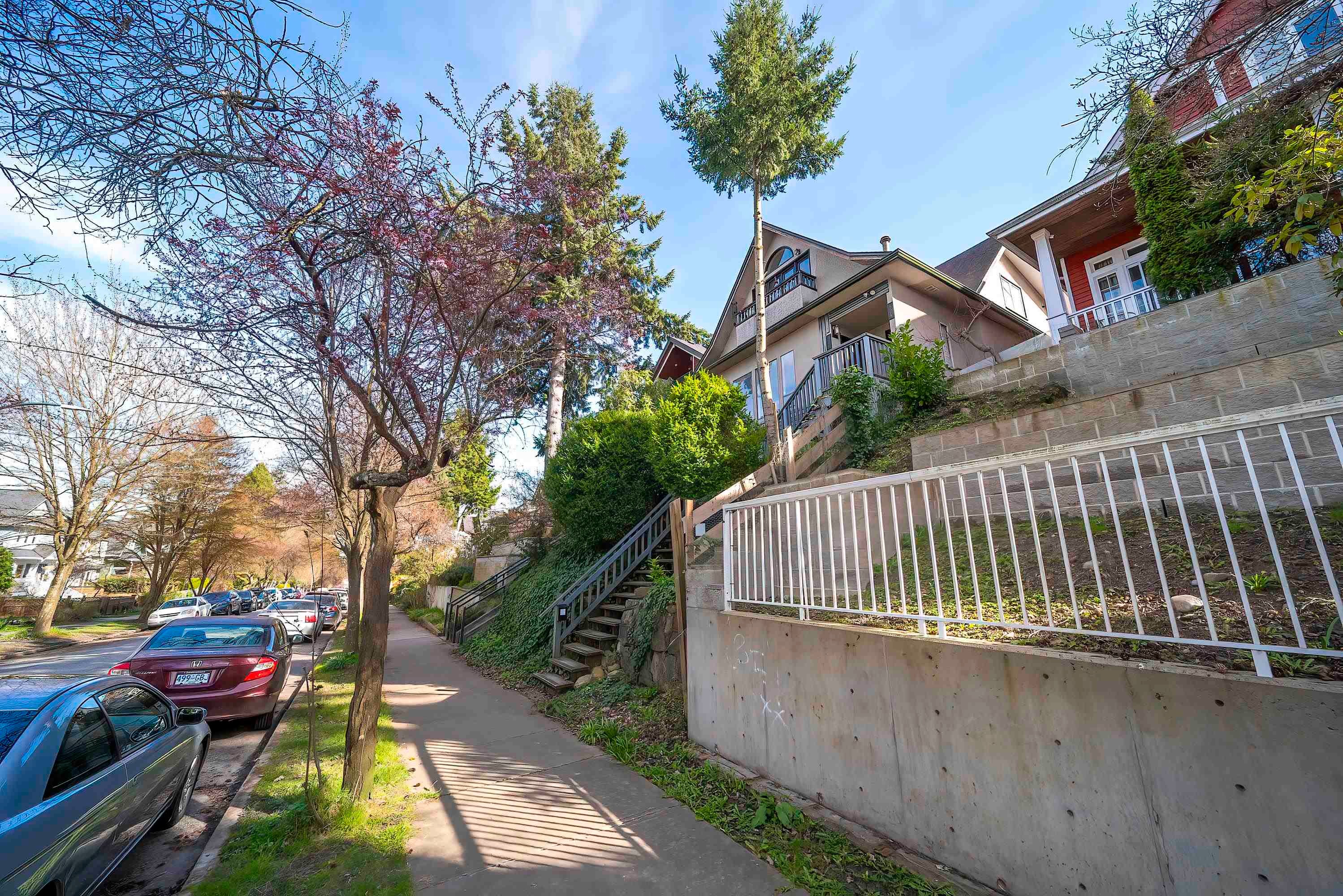 826 13Th Avenue E, Vancouver, BC