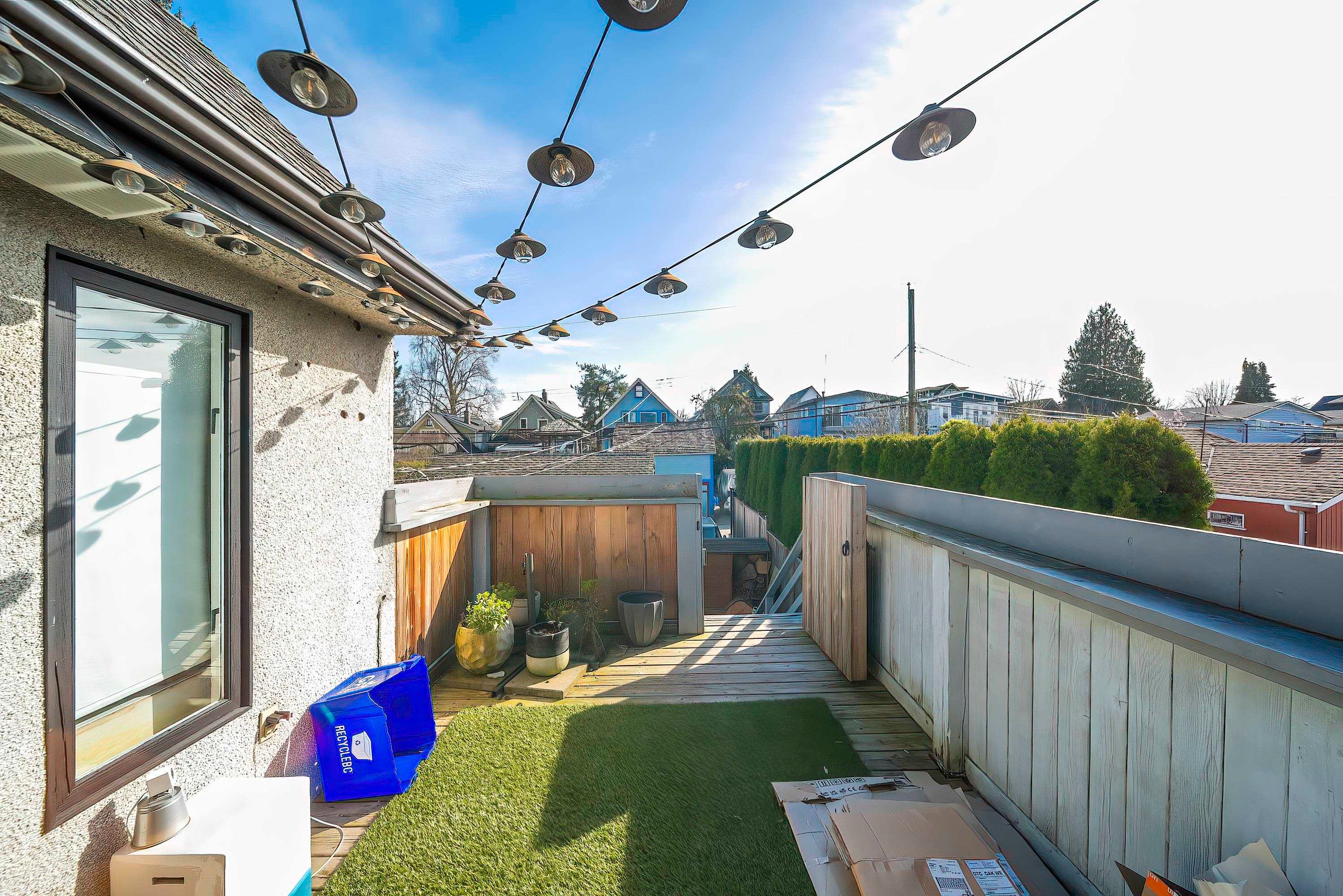 826 13Th Avenue E, Vancouver, BC