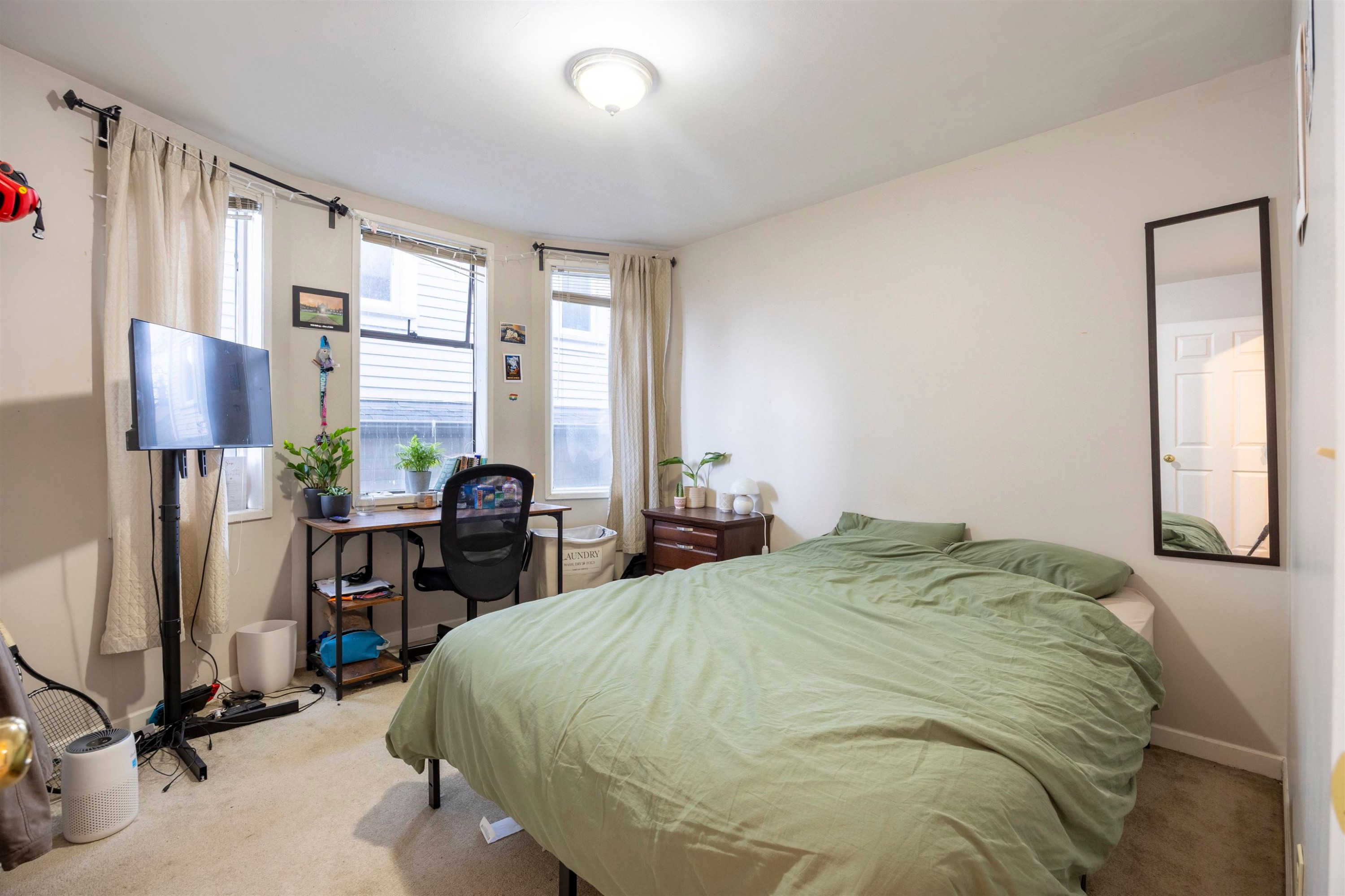 826 13Th Avenue E, Vancouver, BC