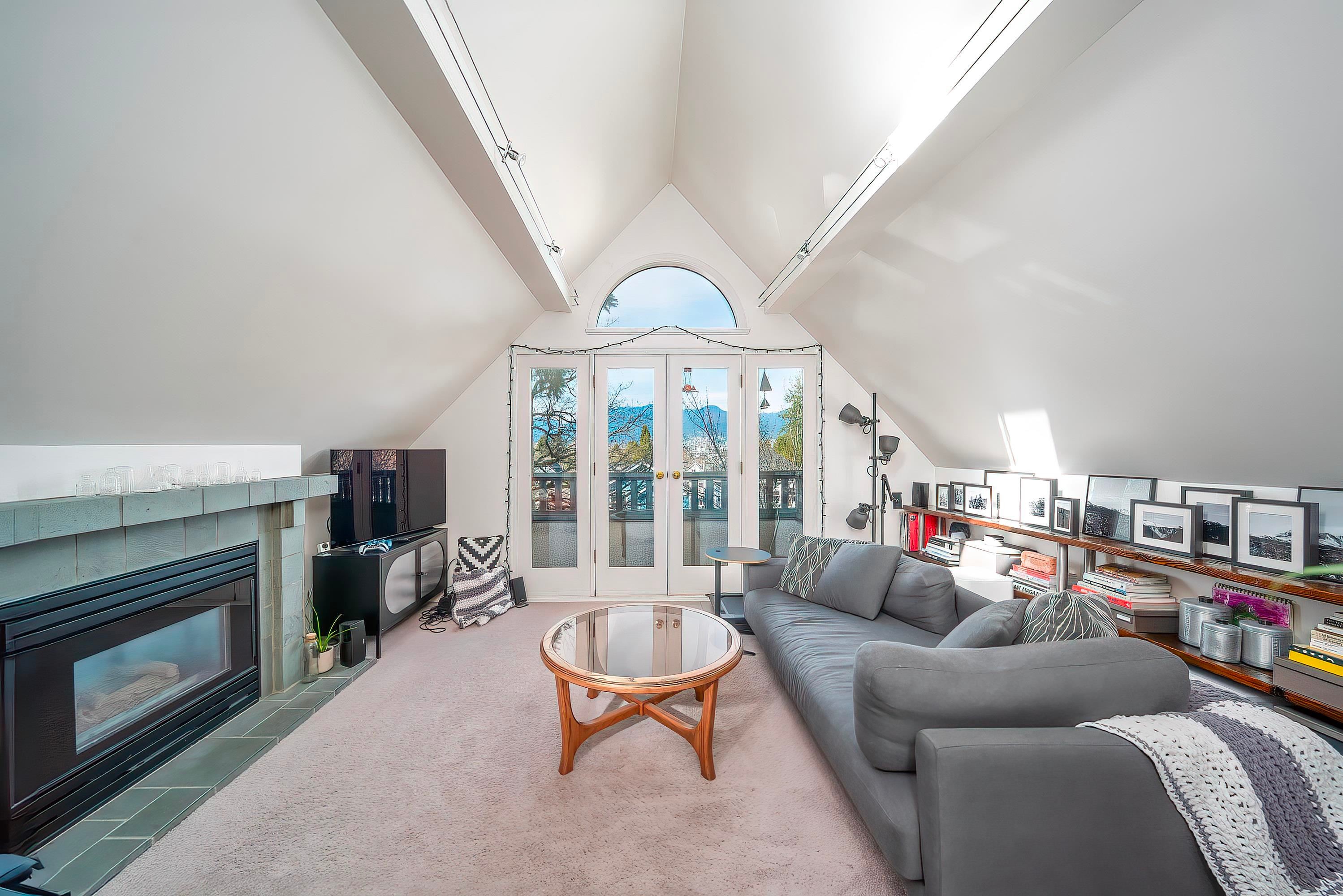 826 13Th Avenue E, Vancouver, BC