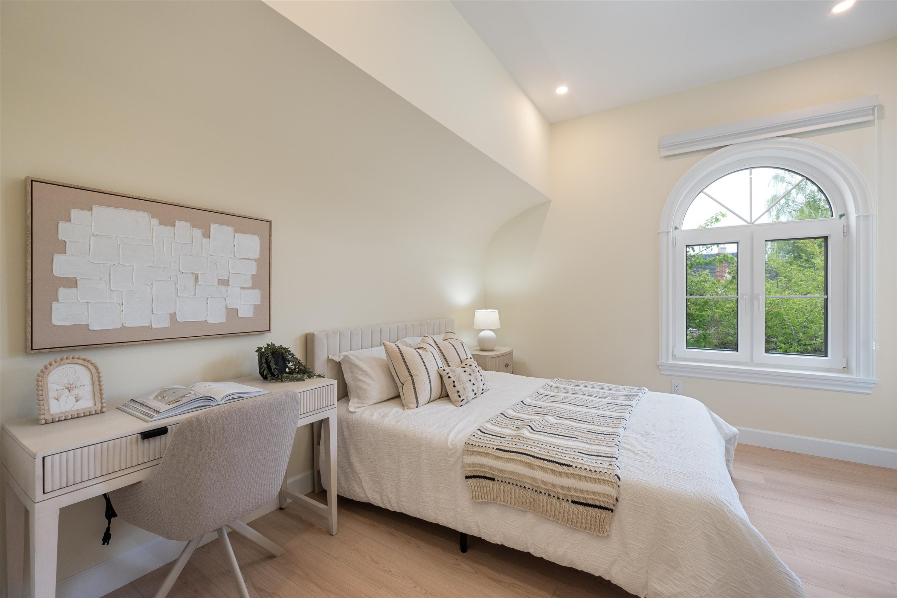 2-4503 15Th Avenue W, Vancouver, BC