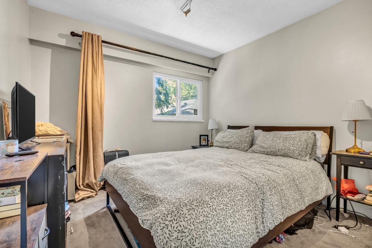 2575 3Rd Avenue W, Vancouver, BC