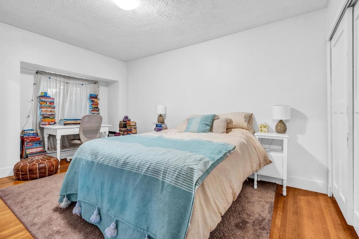 2575 3Rd Avenue W, Vancouver, BC
