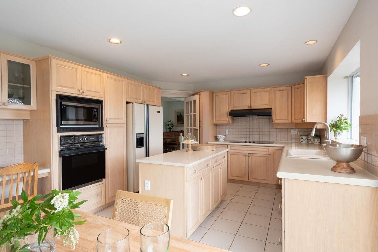 5436 Westhaven Place, West Vancouver, BC