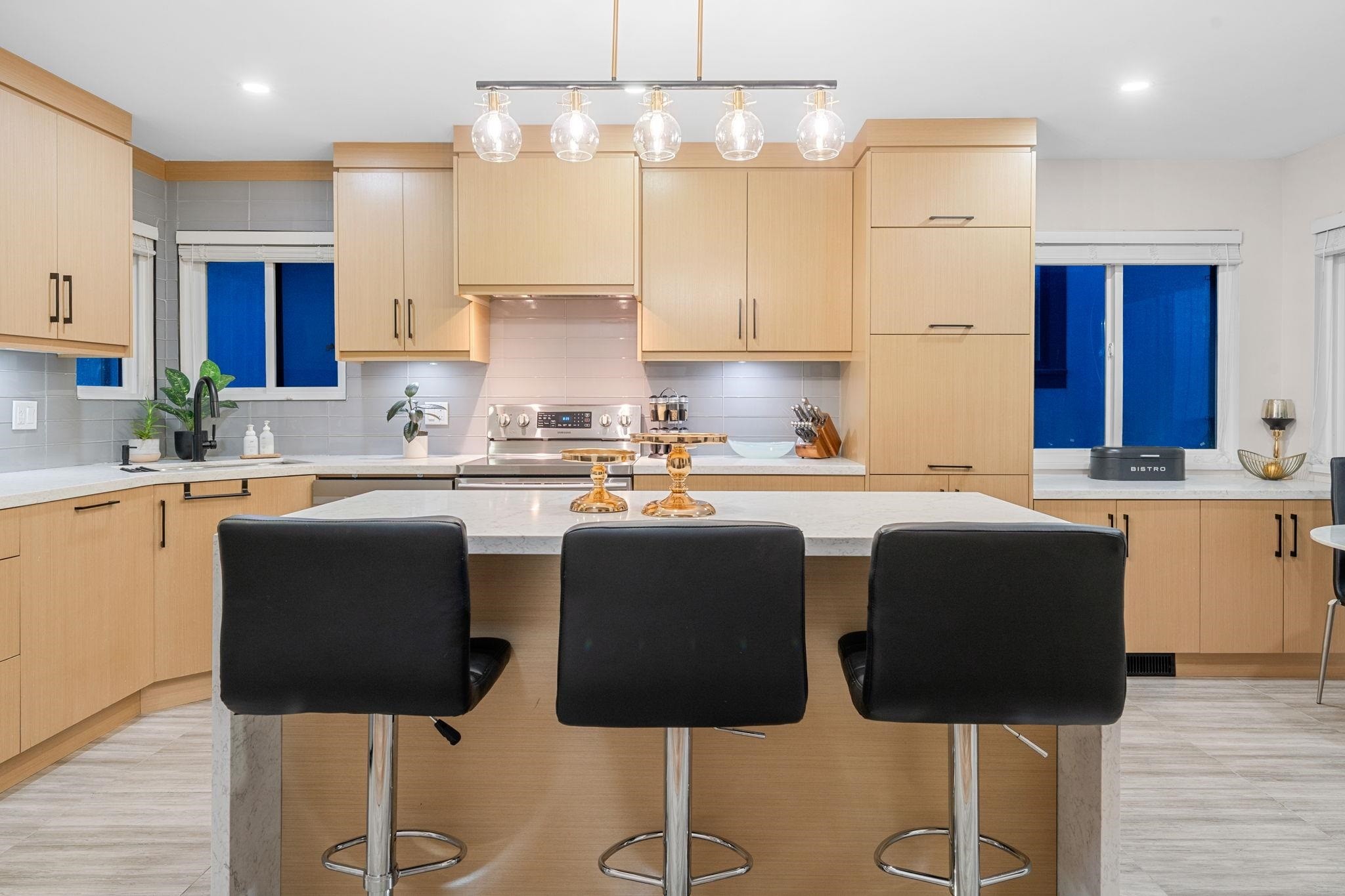 2131 Fraserview Drive, Vancouver, BC