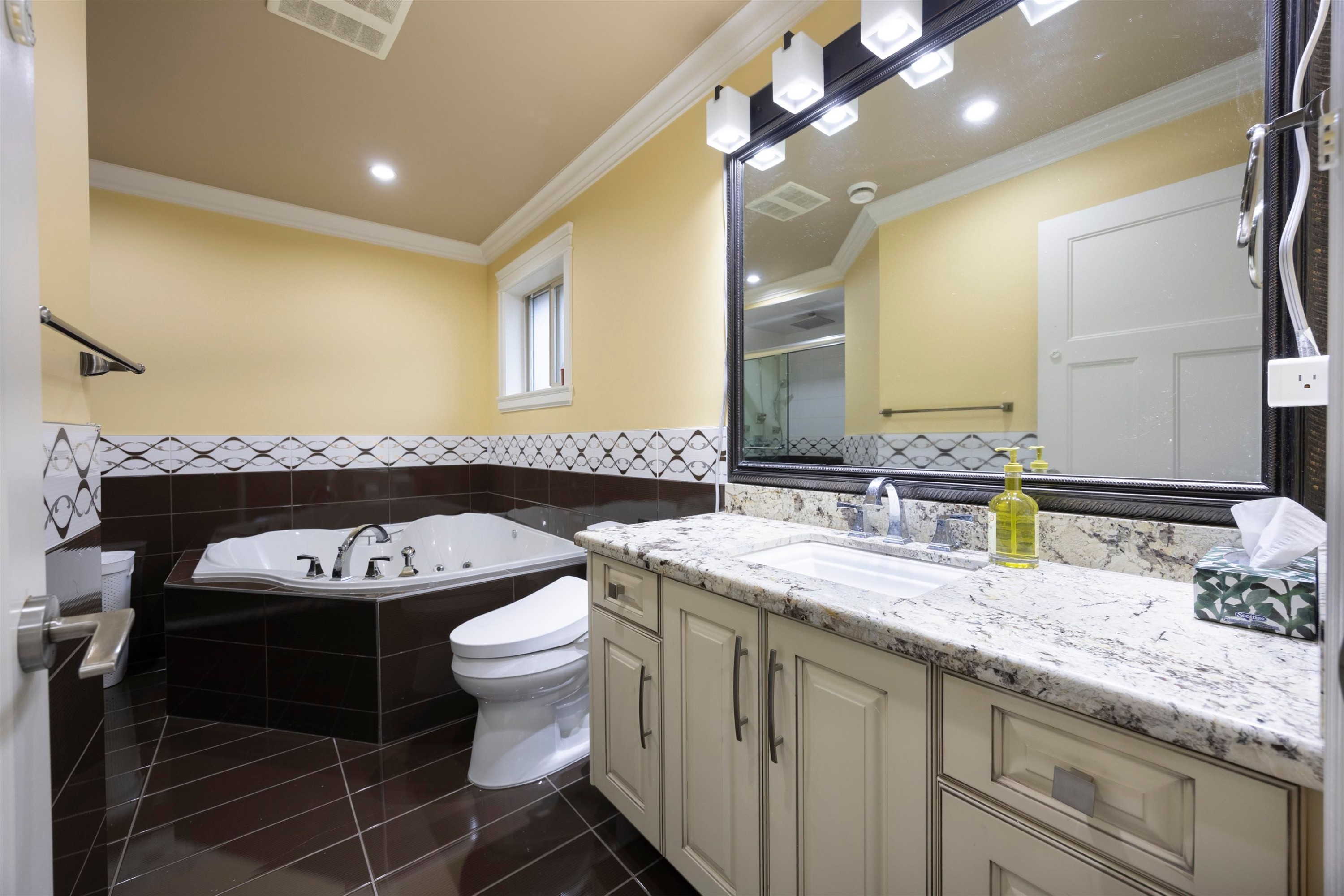 913 Quadling Avenue, Coquitlam, BC