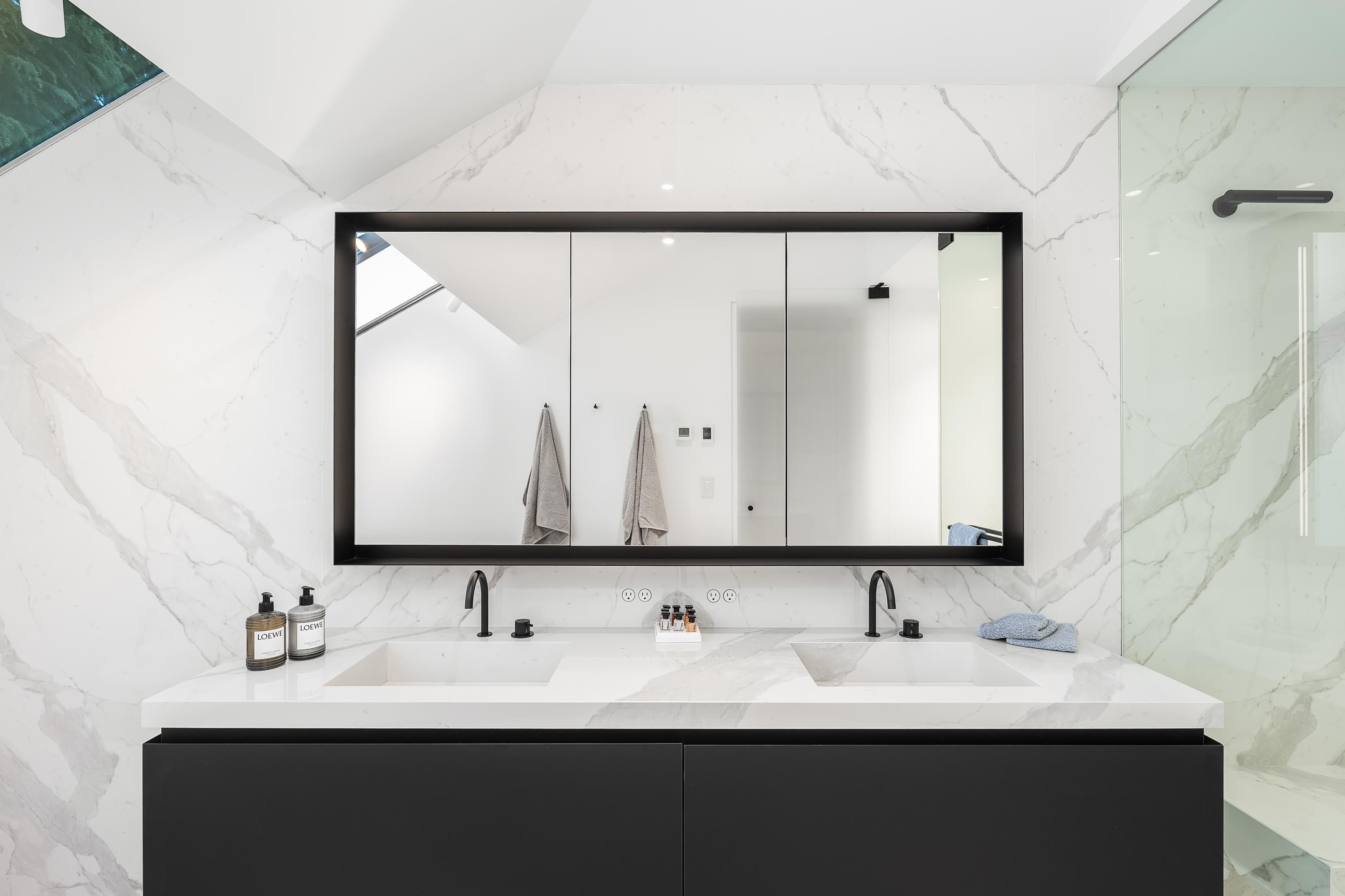 4416 1St Avenue W, Vancouver, BC