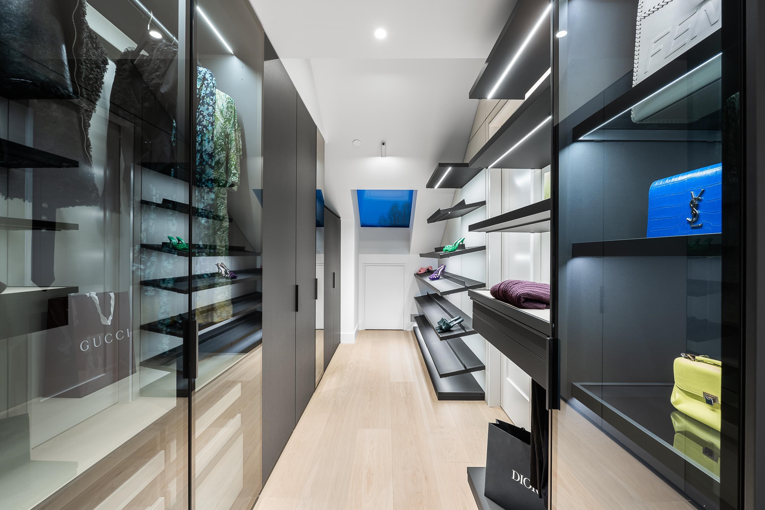 4416 1St Avenue W, Vancouver, BC