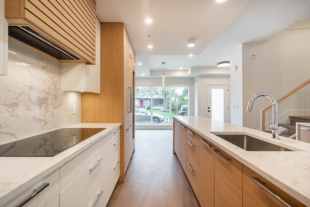 3161 Canfield Crescent, North Vancouver, BC