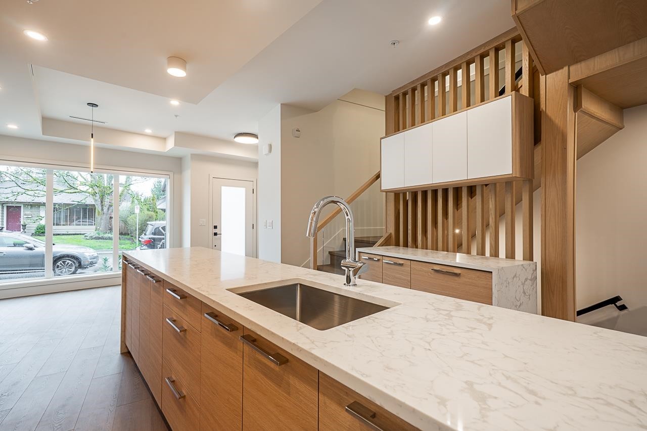 3161 Canfield Crescent, North Vancouver, BC