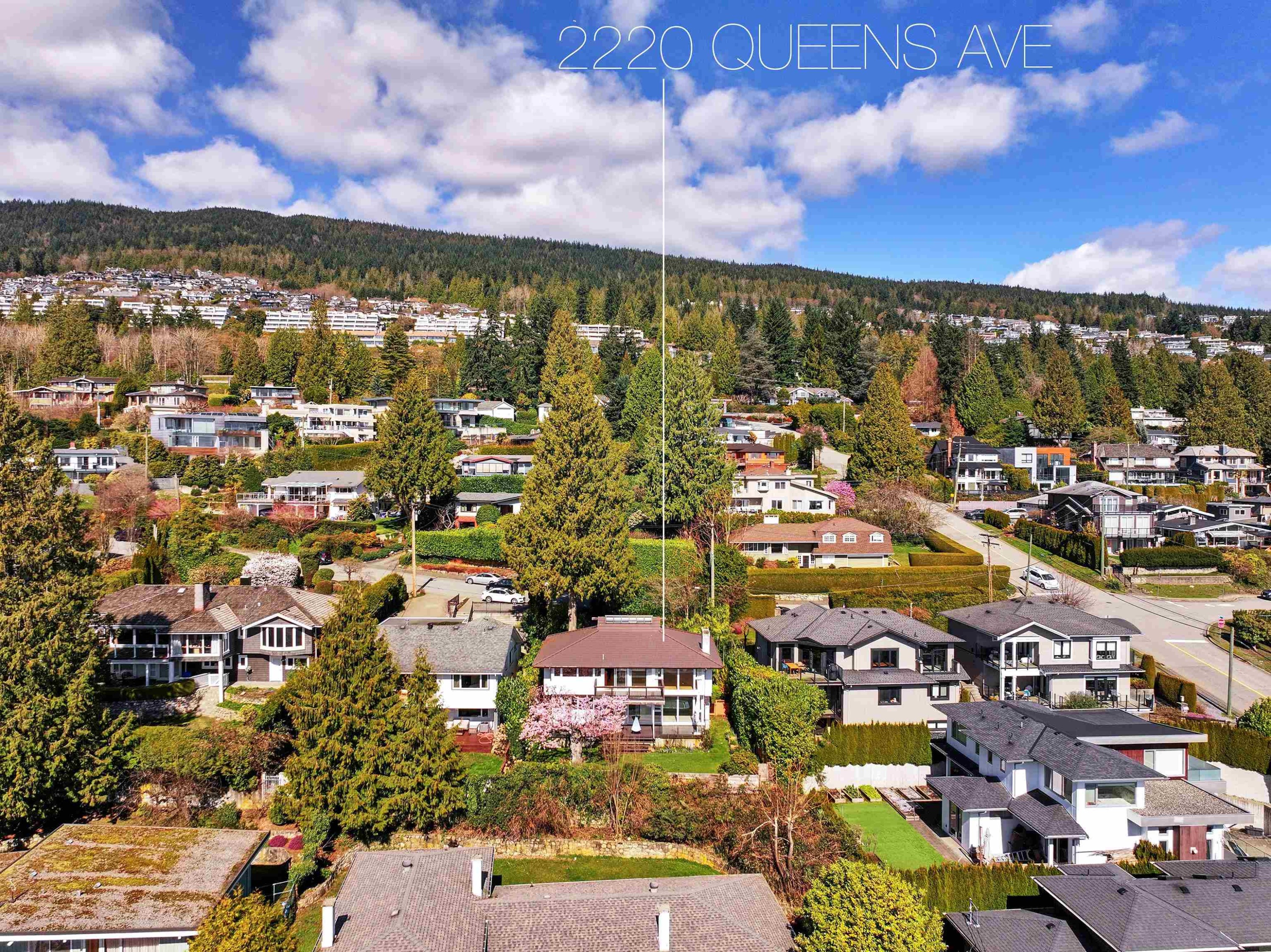 2220 Queens Avenue, West Vancouver, BC