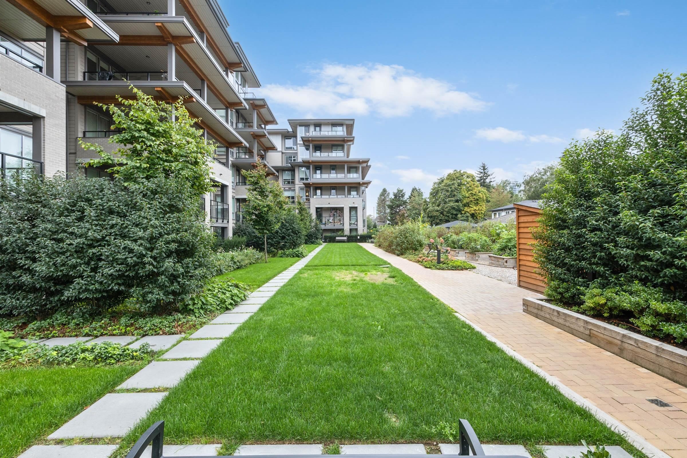 522-7588 16Th Street, Burnaby, BC