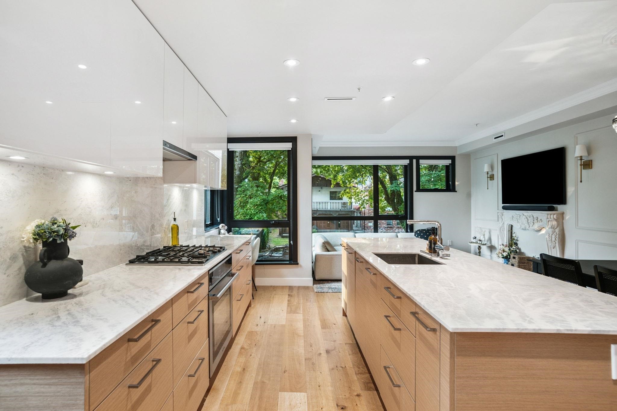 201-3669 11Th Avenue W, Vancouver, BC