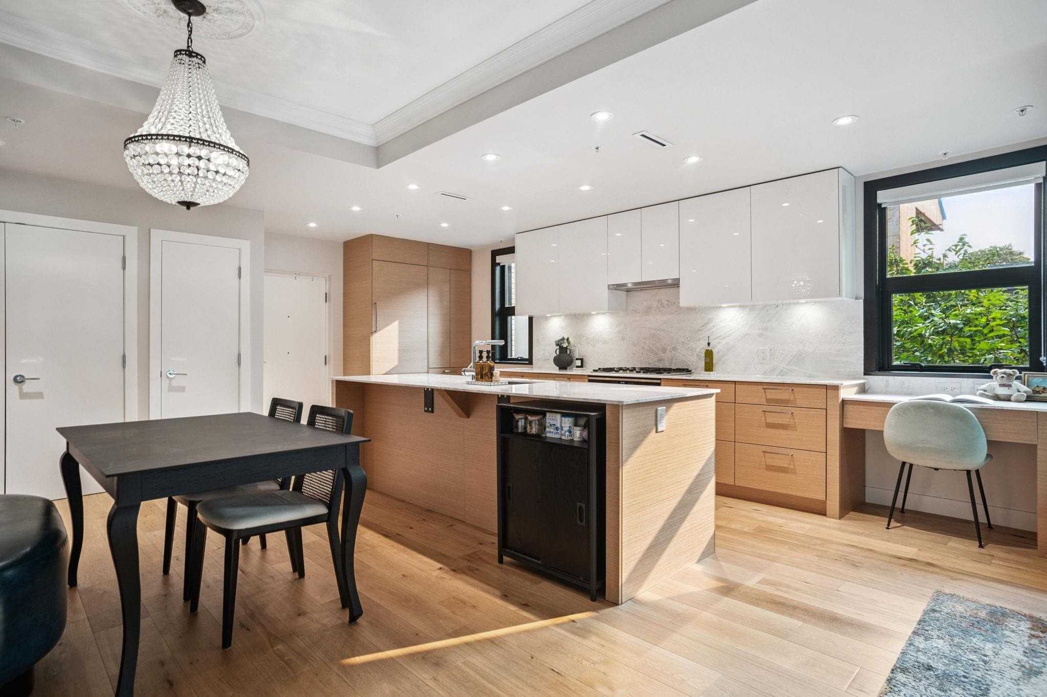 201-3669 11Th Avenue W, Vancouver, BC