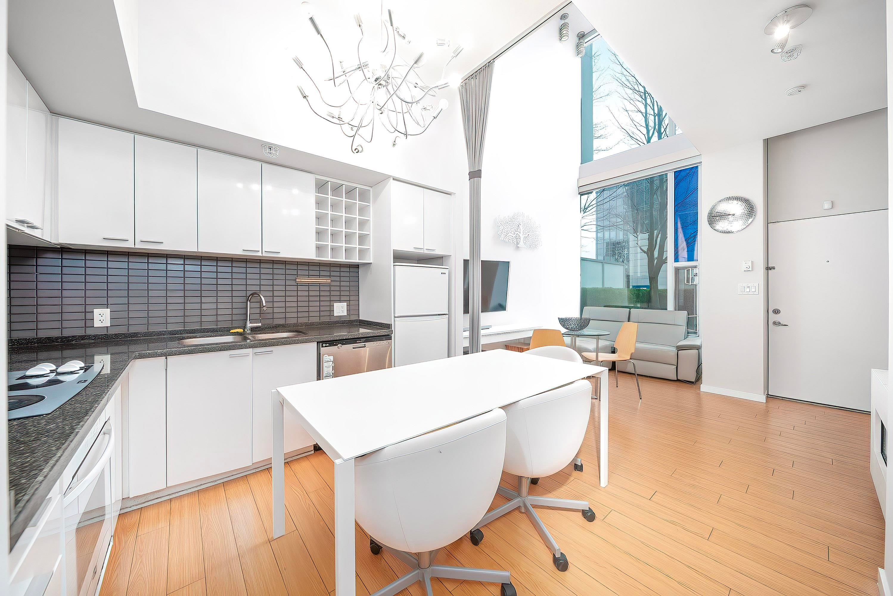 119 Regiment Square, Vancouver, BC