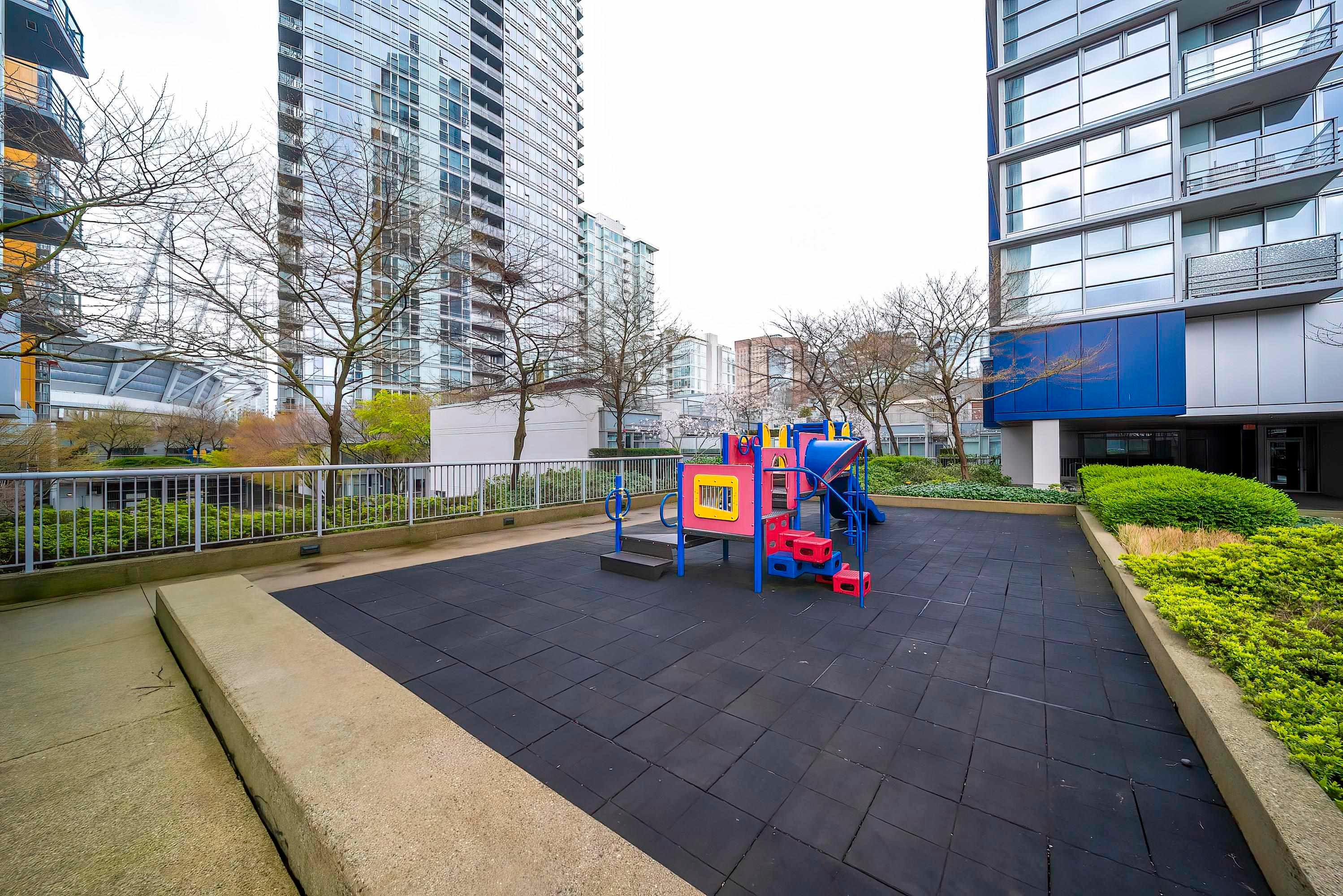 119 Regiment Square, Vancouver, BC